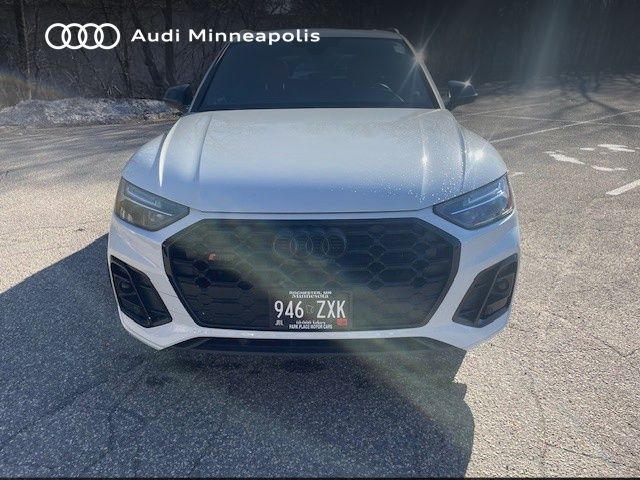 Thumbnail: 2023 Audi SQ5 - 12