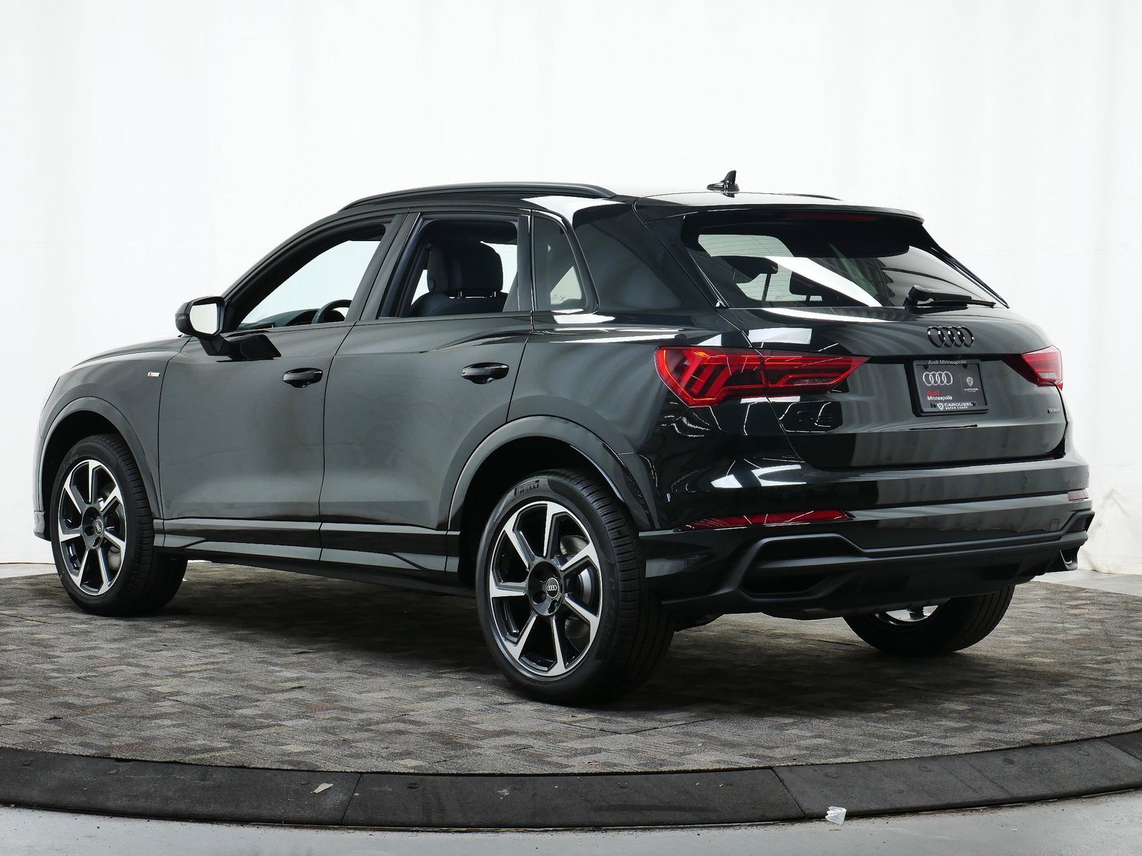 Thumbnail: 2025 Audi Q3 - 4