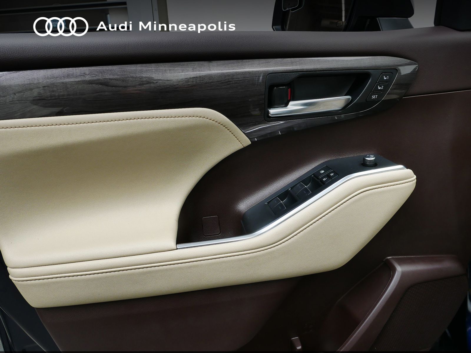 Thumbnail: 2022 Toyota Highlander - 11