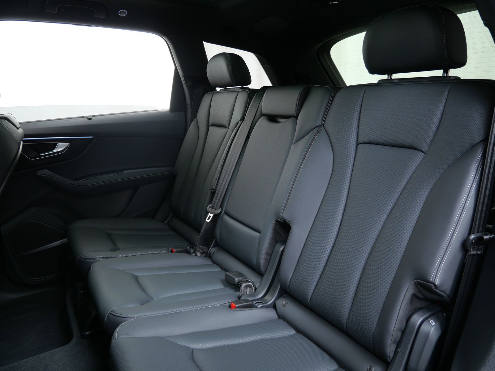 Thumbnail: 2026 Audi Q7 - 12