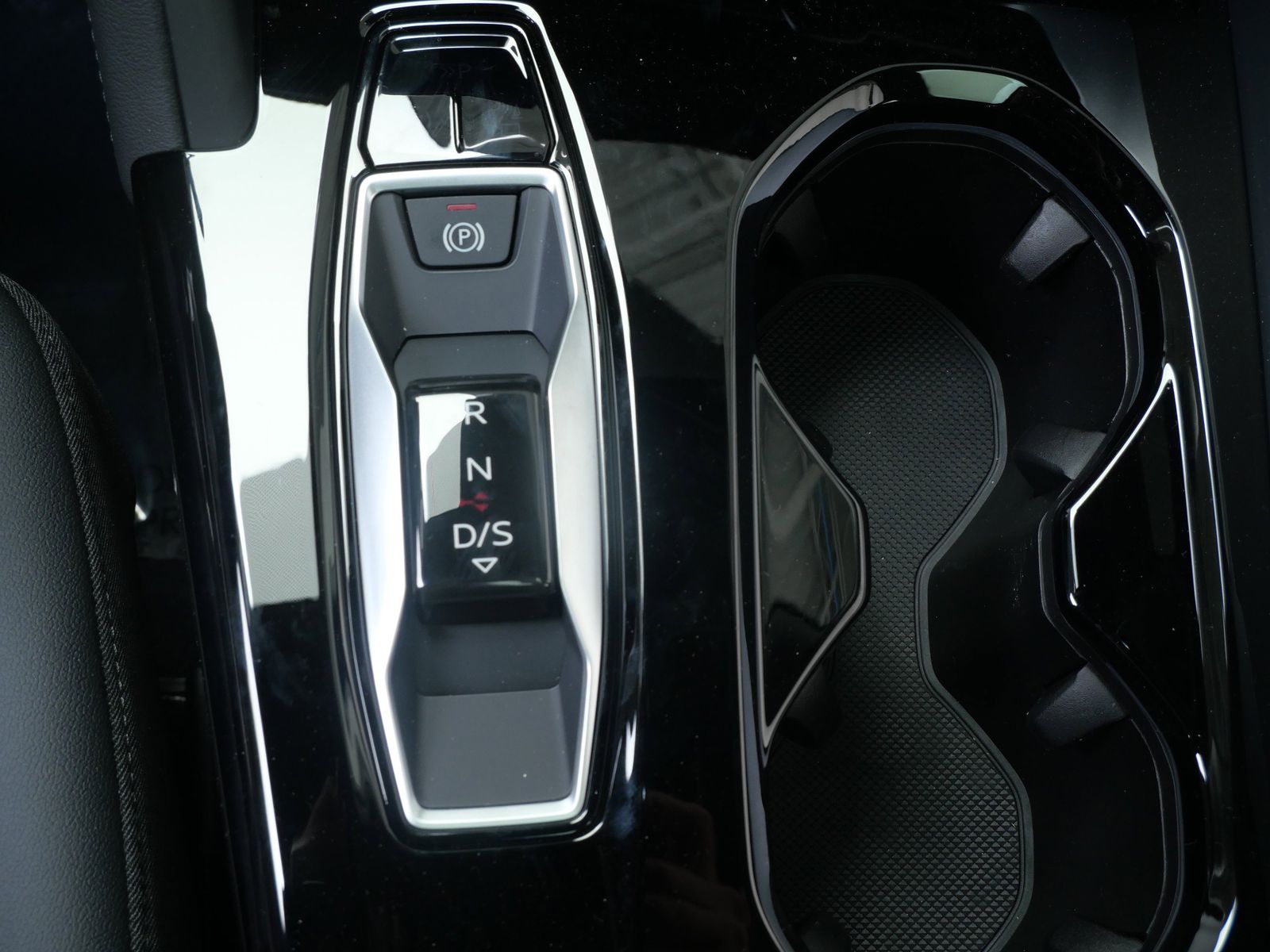 Thumbnail: 2025 Audi Q5 - 15