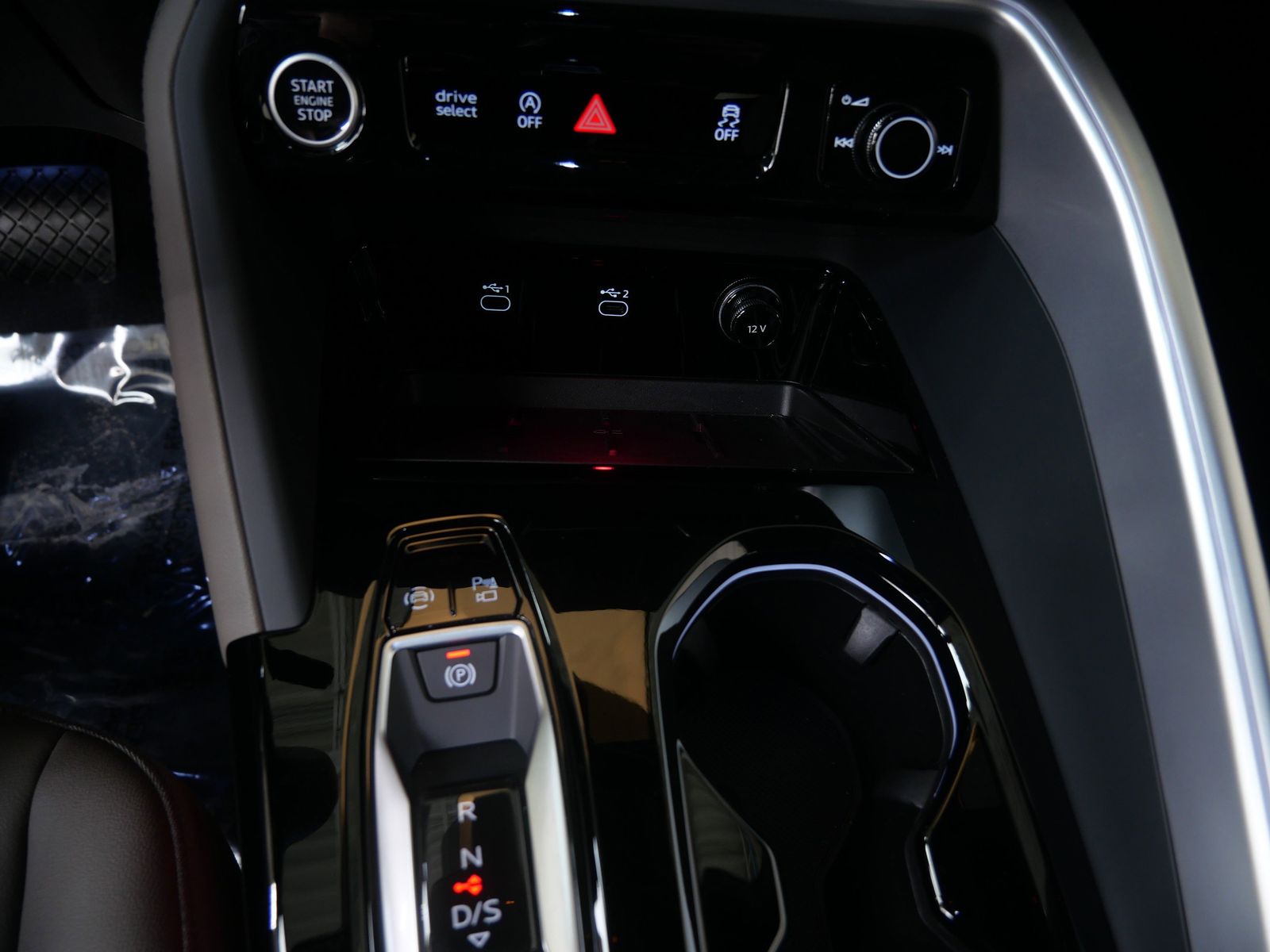 Thumbnail: 2025 Audi Q5 - 15