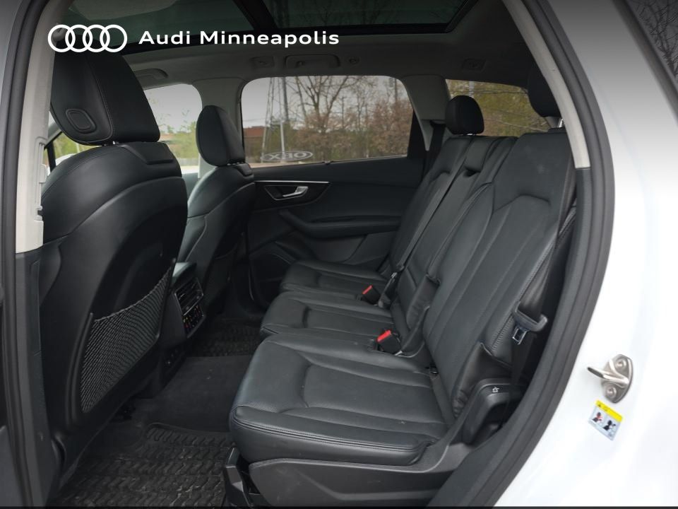 Thumbnail: 2023 Audi Q7 - 9