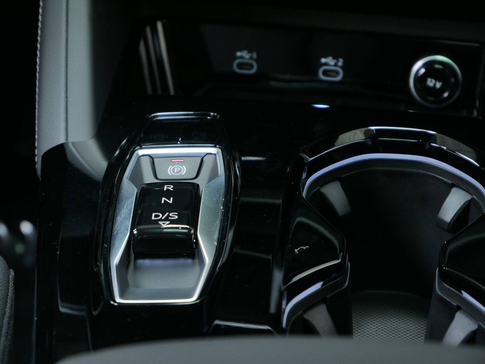 Thumbnail: 2025 Audi Q5 - 15