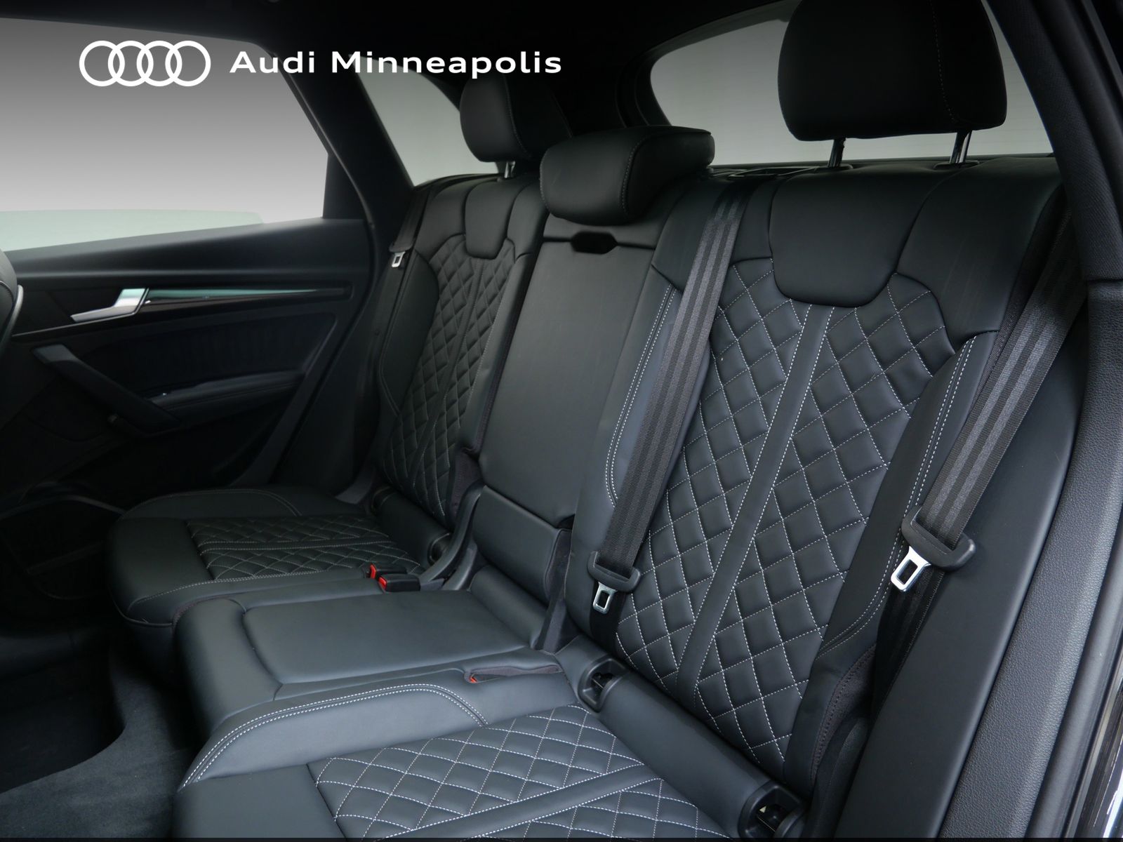 Thumbnail: 2021 Audi SQ5 - 16