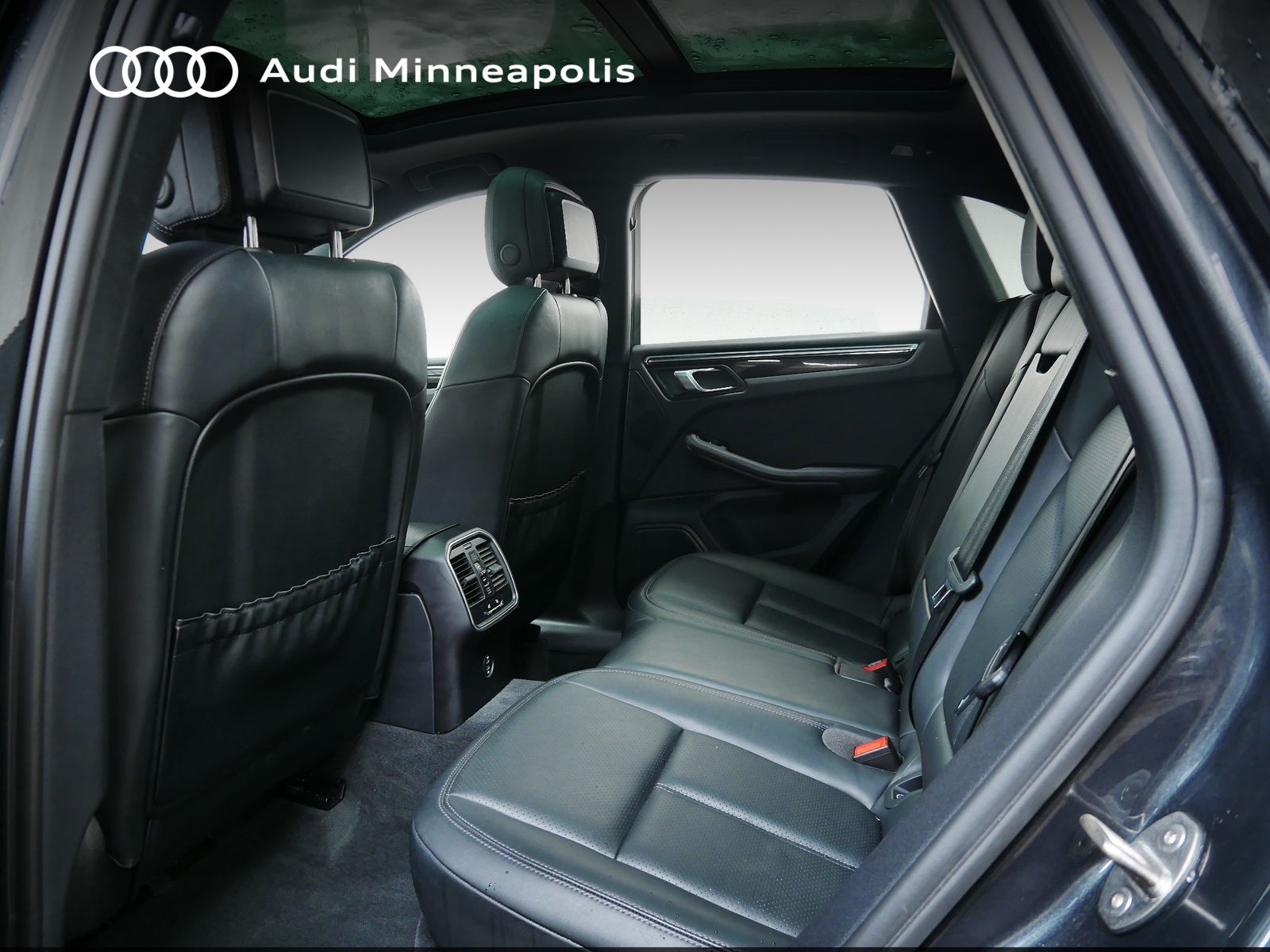 Thumbnail: 2023 Porsche Macan - 13