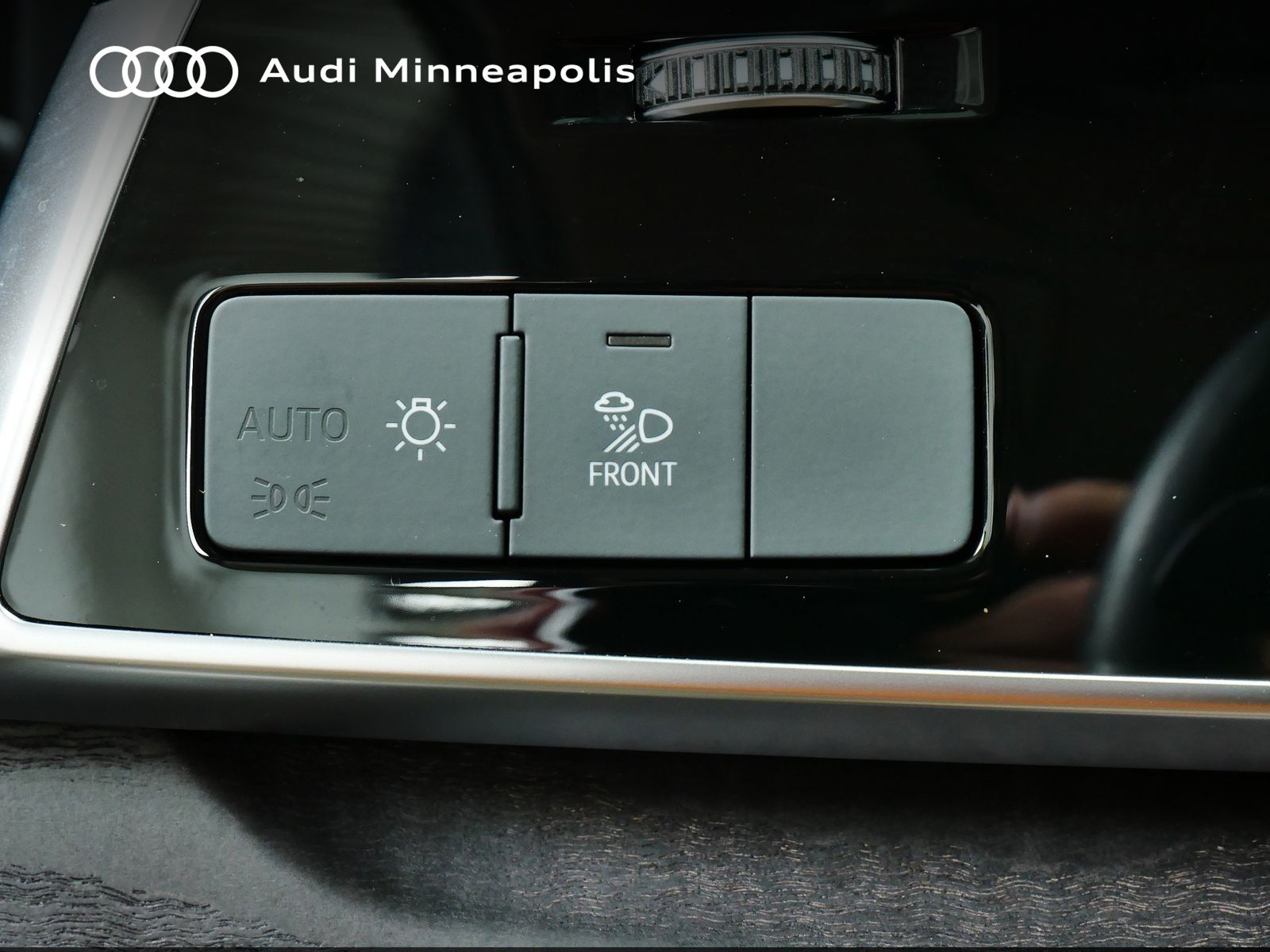 Thumbnail: 2025 Audi Q8 - 20