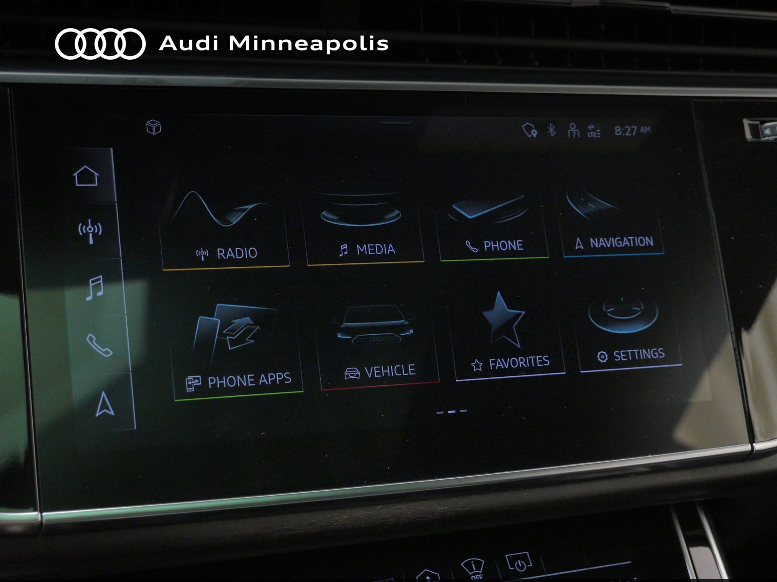 Thumbnail: 2023 Audi Q8 - 27