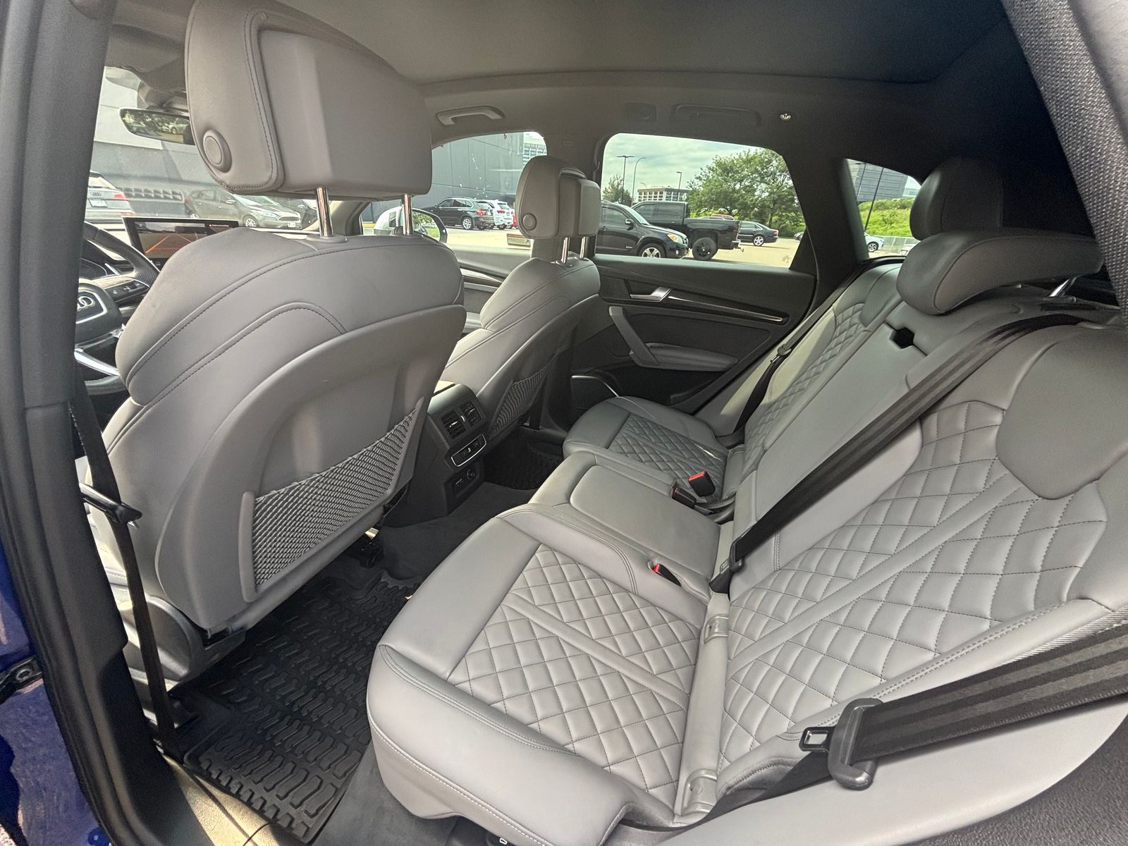 Thumbnail: 2022 Audi SQ5 - 6