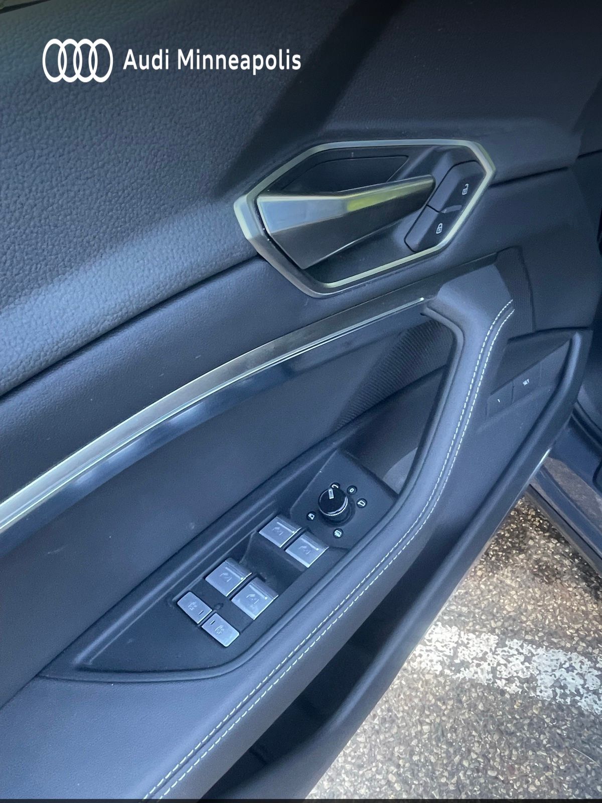 Thumbnail: 2024 Audi Q8 e-tron - 17