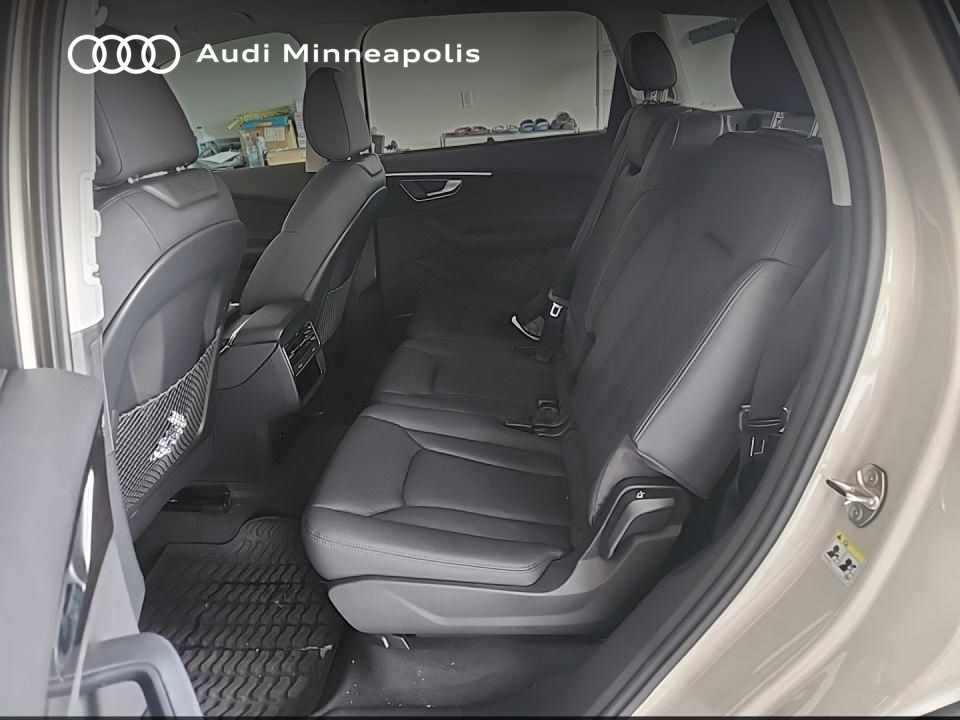 Thumbnail: 2022 Audi Q7 - 12