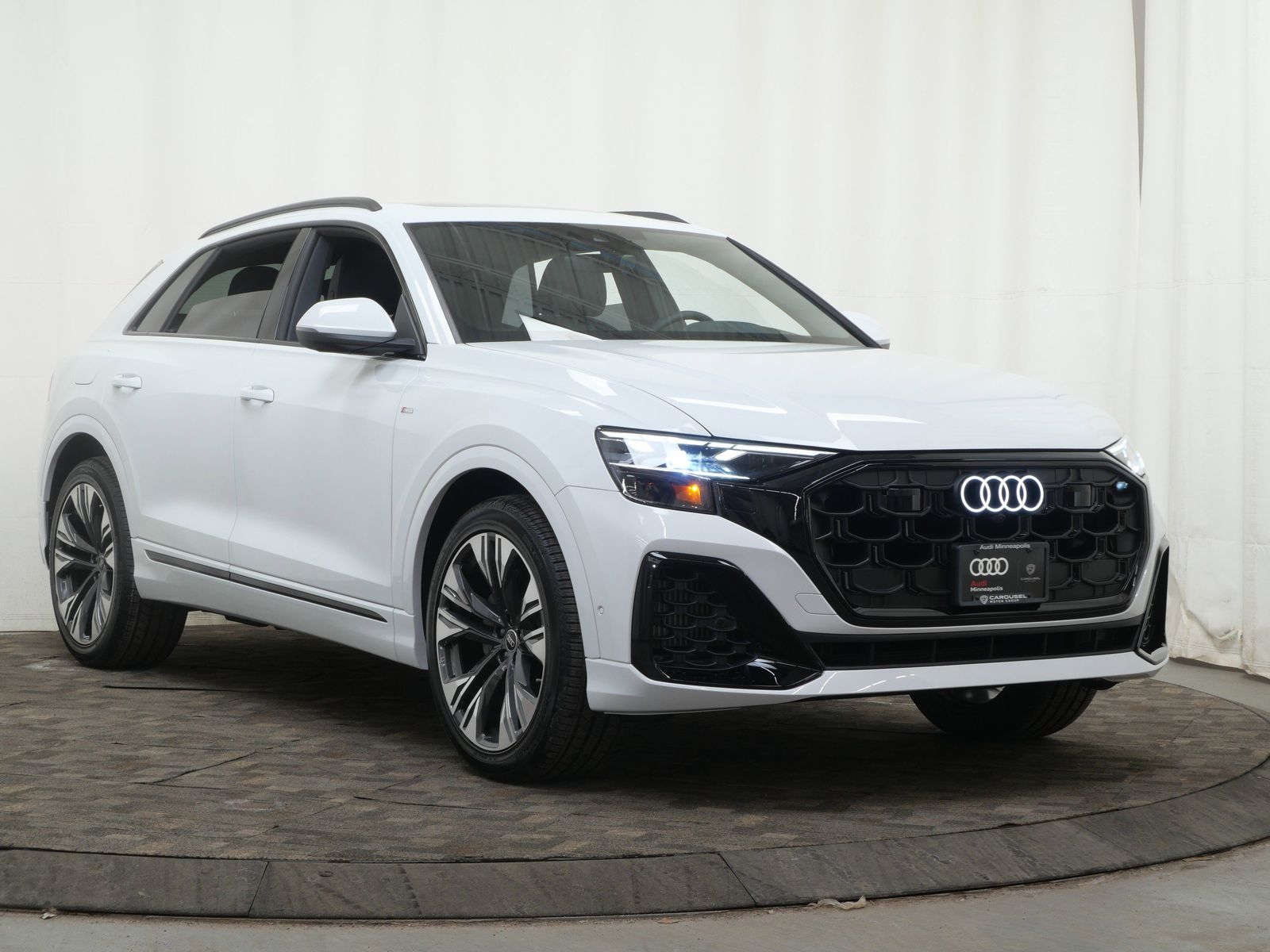 Thumbnail: 2026 Audi Q8 - 8