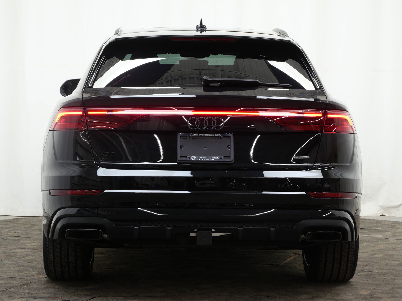 Thumbnail: 2026 Audi Q8 - 5