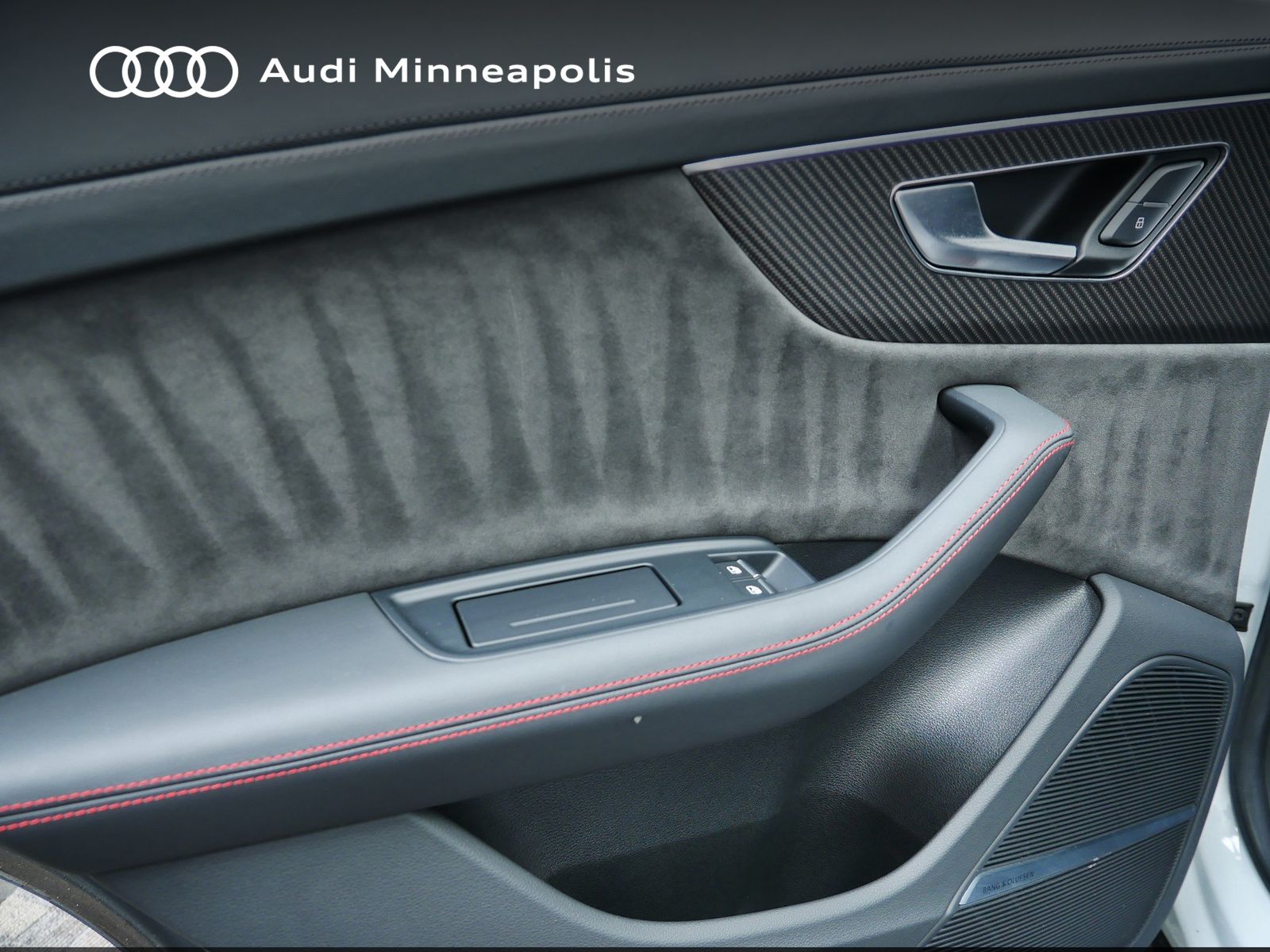 Thumbnail: 2020 Audi RS Q8 - 15