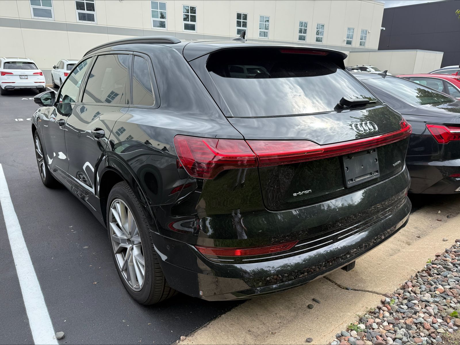 Thumbnail: 2021 Audi e-tron - 5