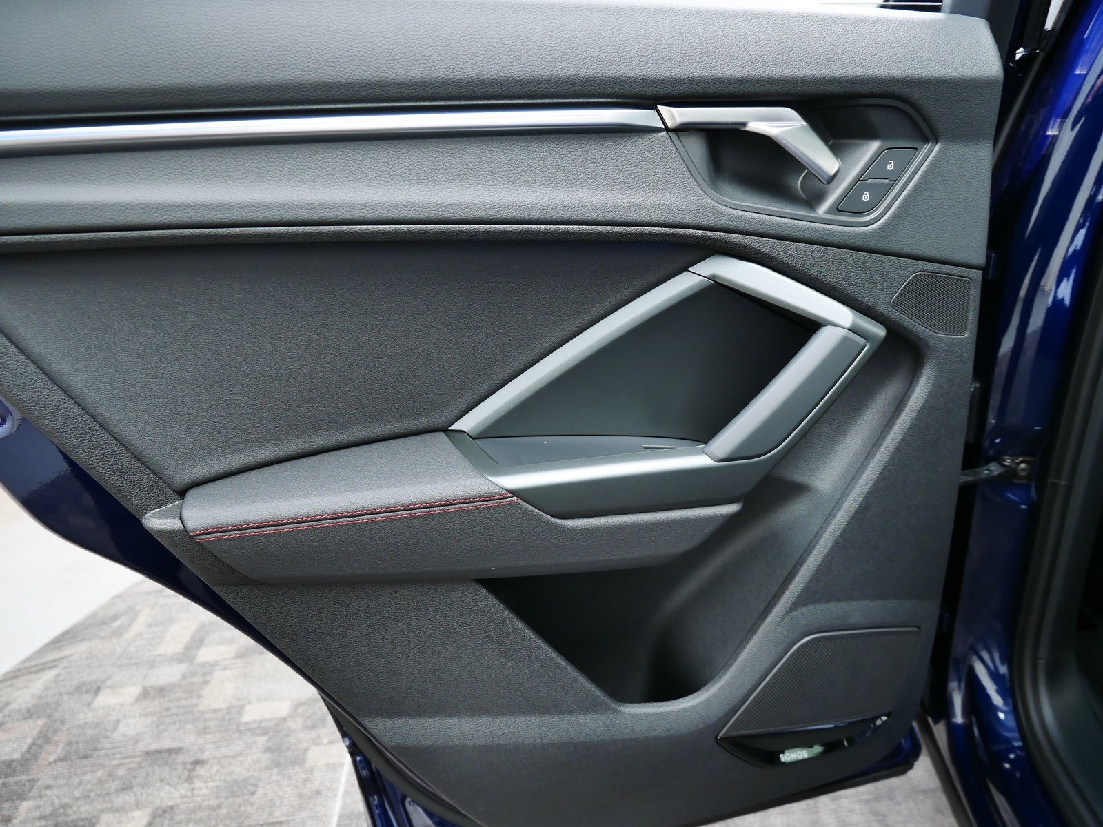 Thumbnail: 2025 Audi Q3 - 13