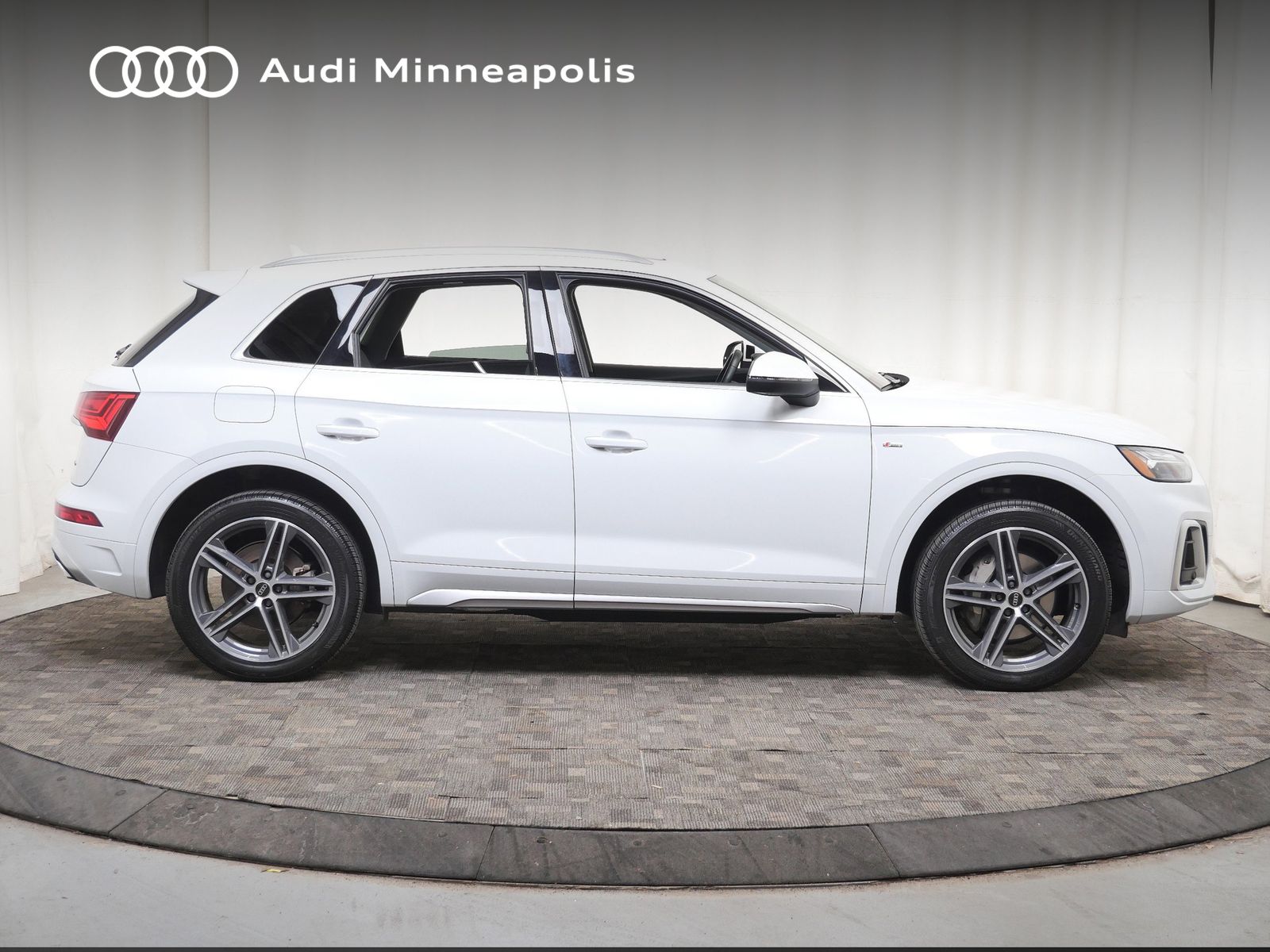 Thumbnail: 2023 Audi Q5 - 9