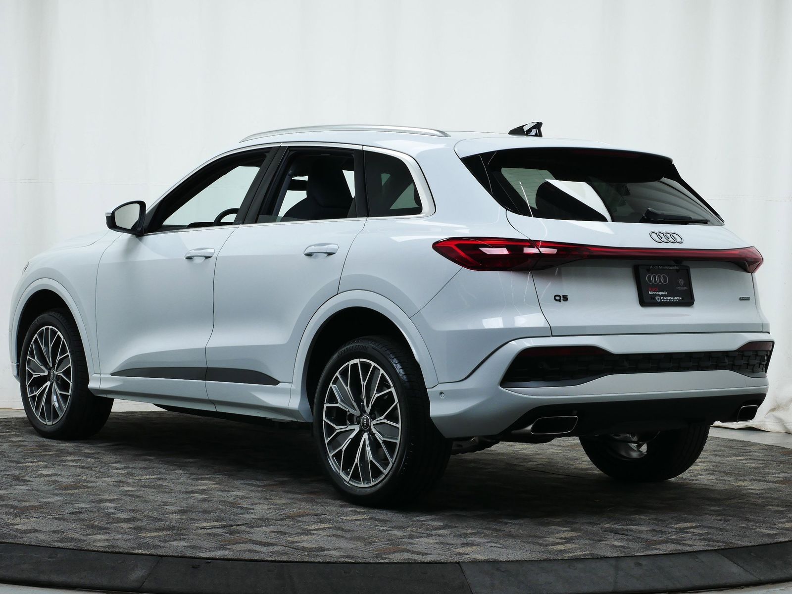 Thumbnail: 2025 Audi Q5 - 4