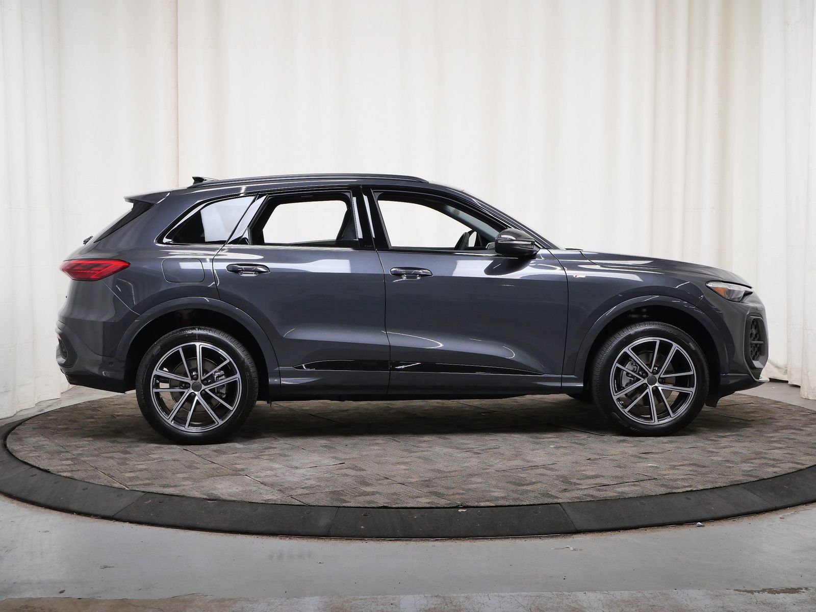 Thumbnail: 2026 Audi Q5 - 7