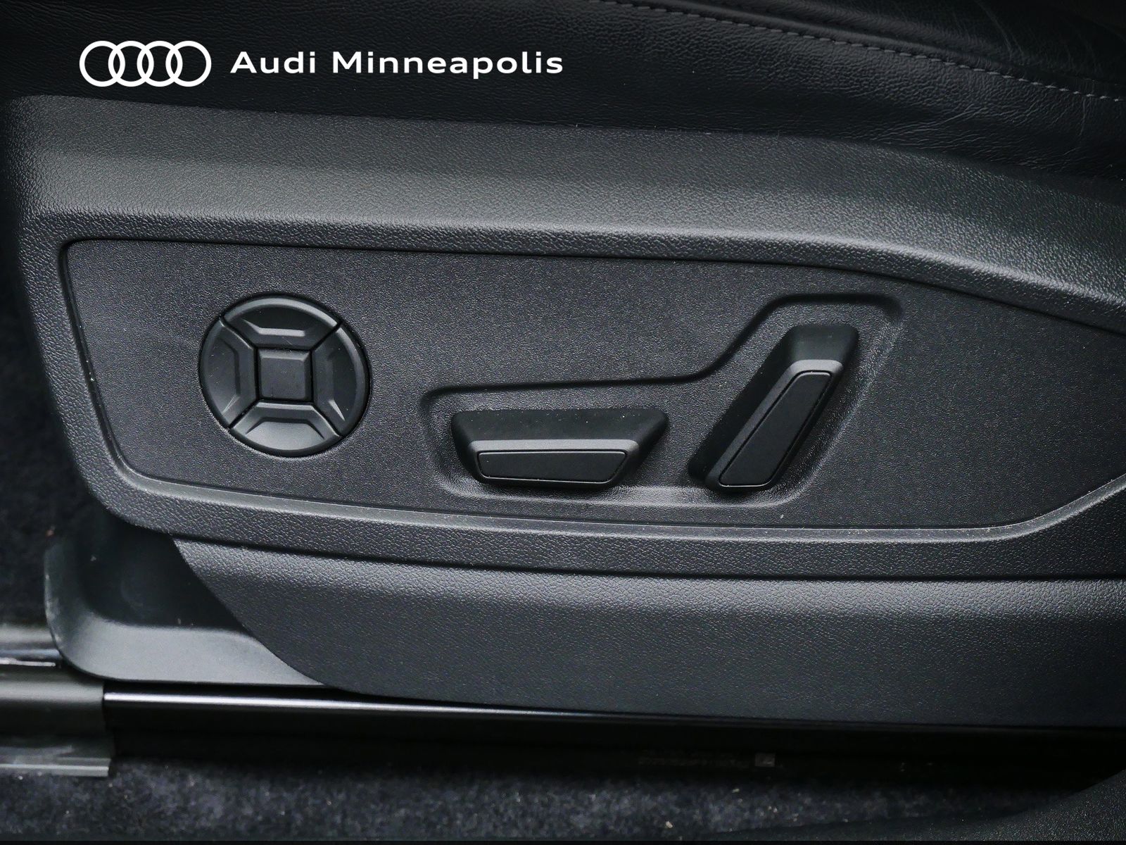 Thumbnail: 2025 Audi Q5 - 13