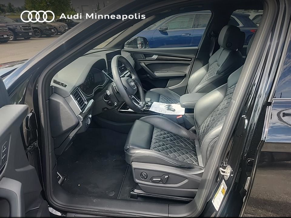 Thumbnail: 2023 Audi SQ5 - 7