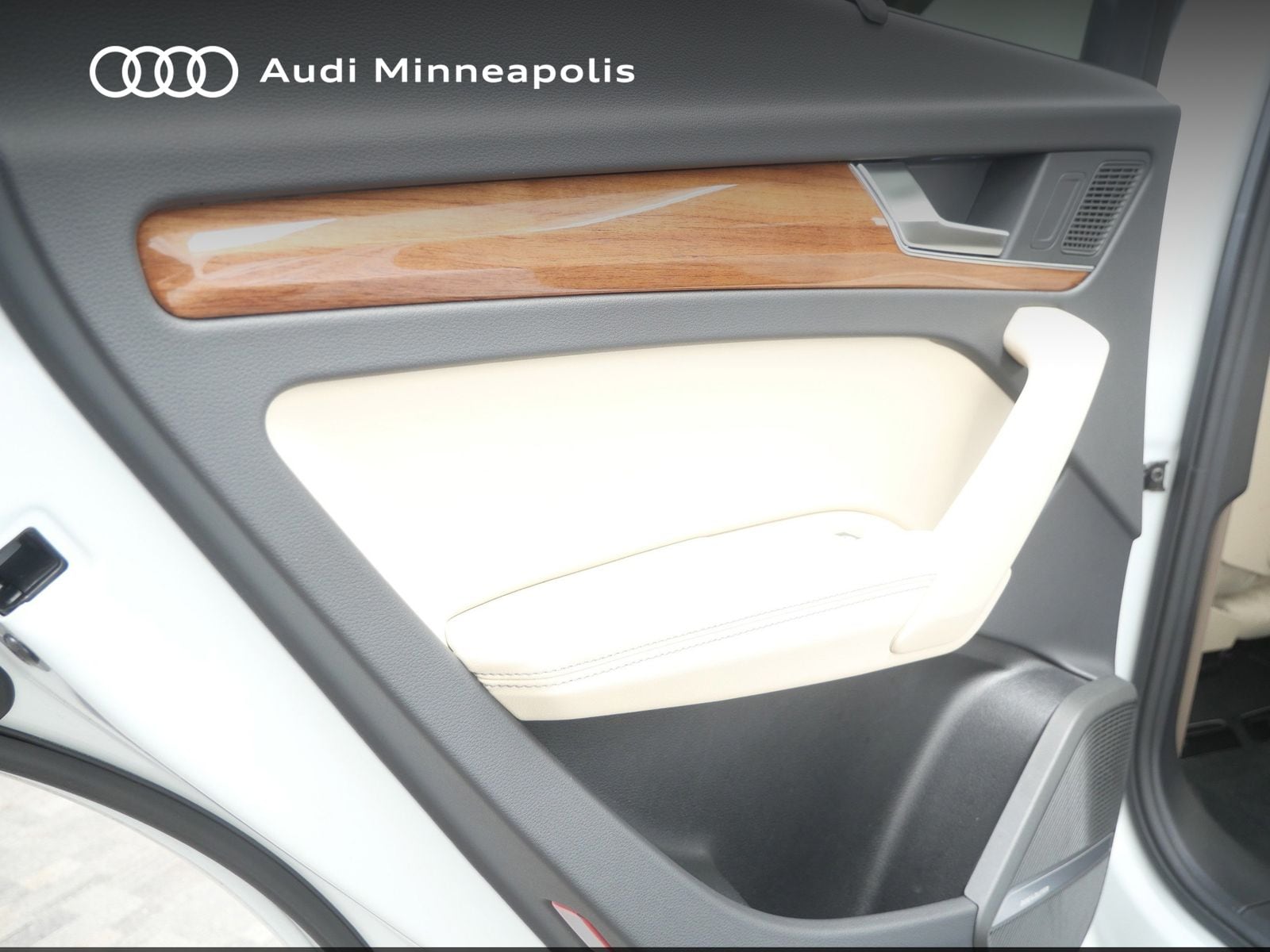 Thumbnail: 2023 Audi Q5 - 17