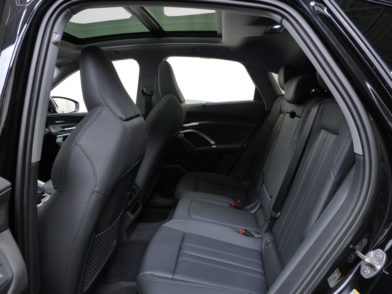 Thumbnail: 2026 Audi Q5 - 13