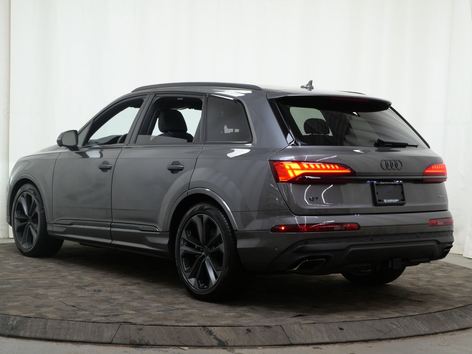 Thumbnail: 2026 Audi Q7 - 4