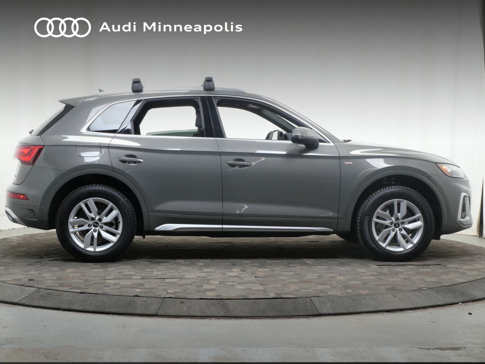 Thumbnail: 2023 Audi Q5 - 10