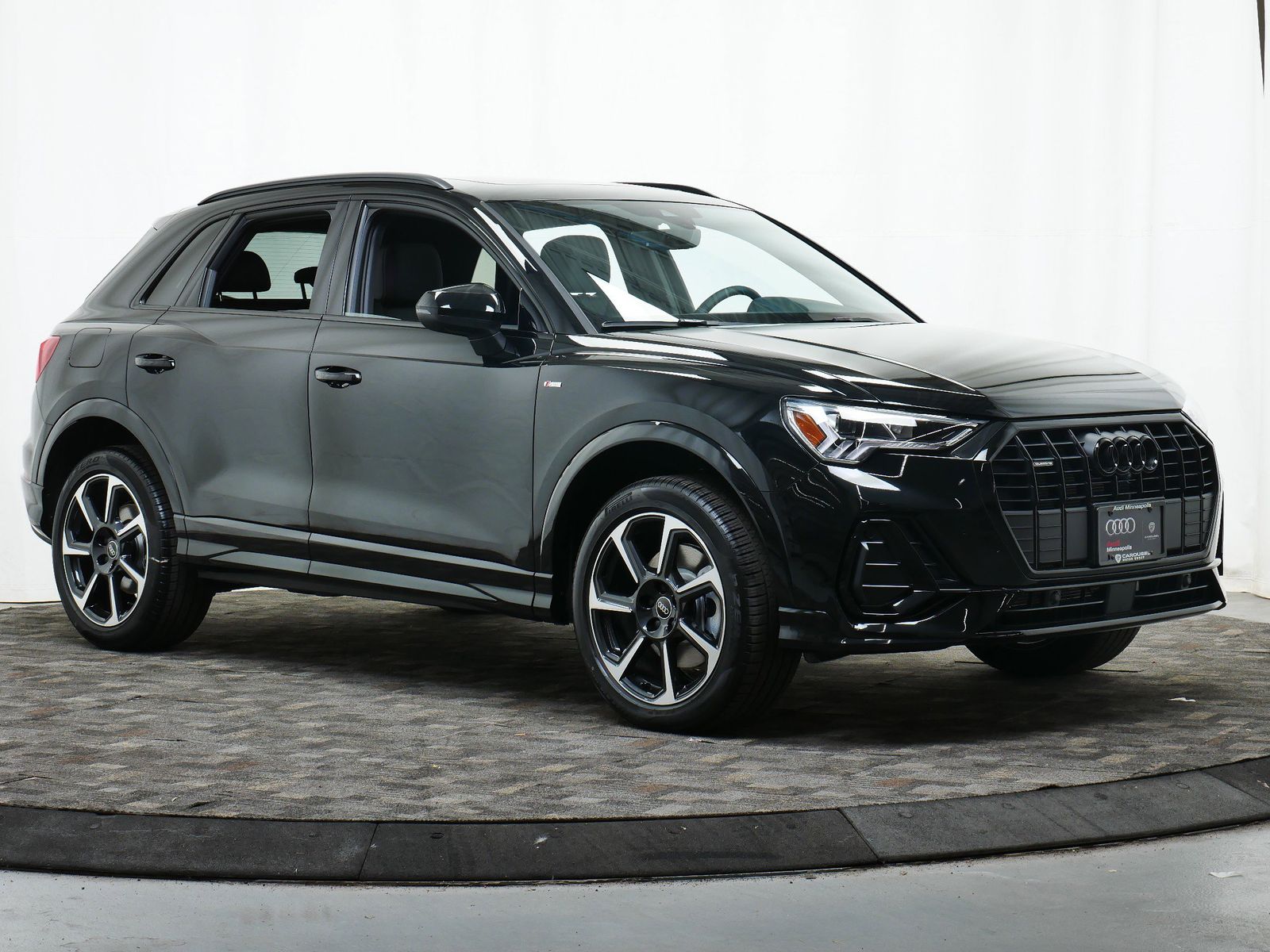 Thumbnail: 2025 Audi Q3 - 8