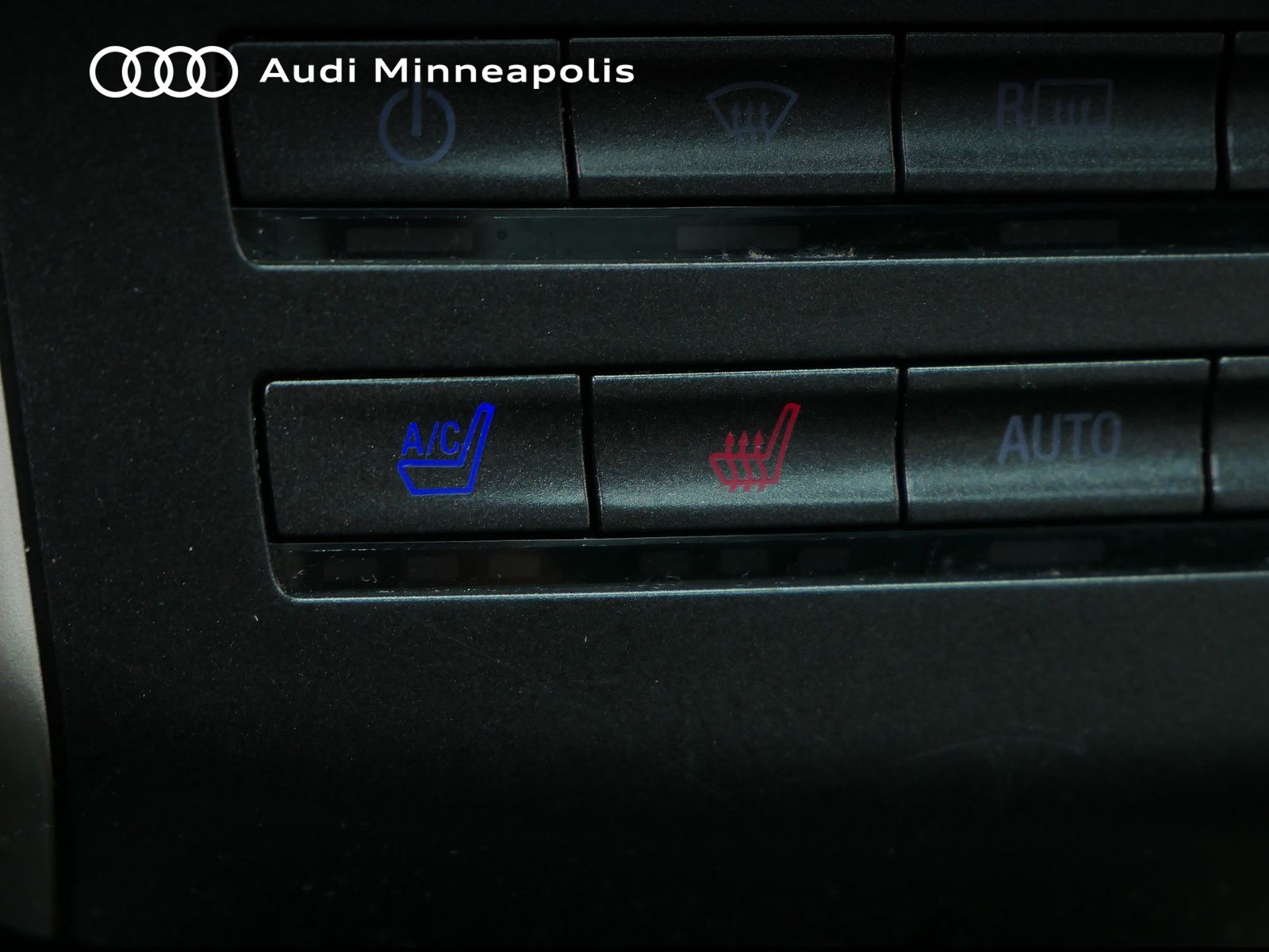 Thumbnail: 2017 Lincoln MKC - 30