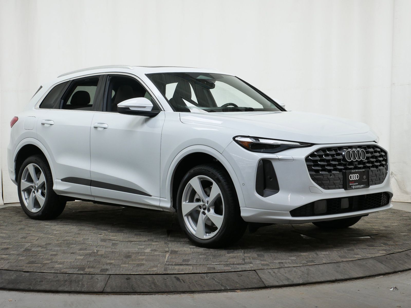 Thumbnail: 2025 Audi Q5 - 8