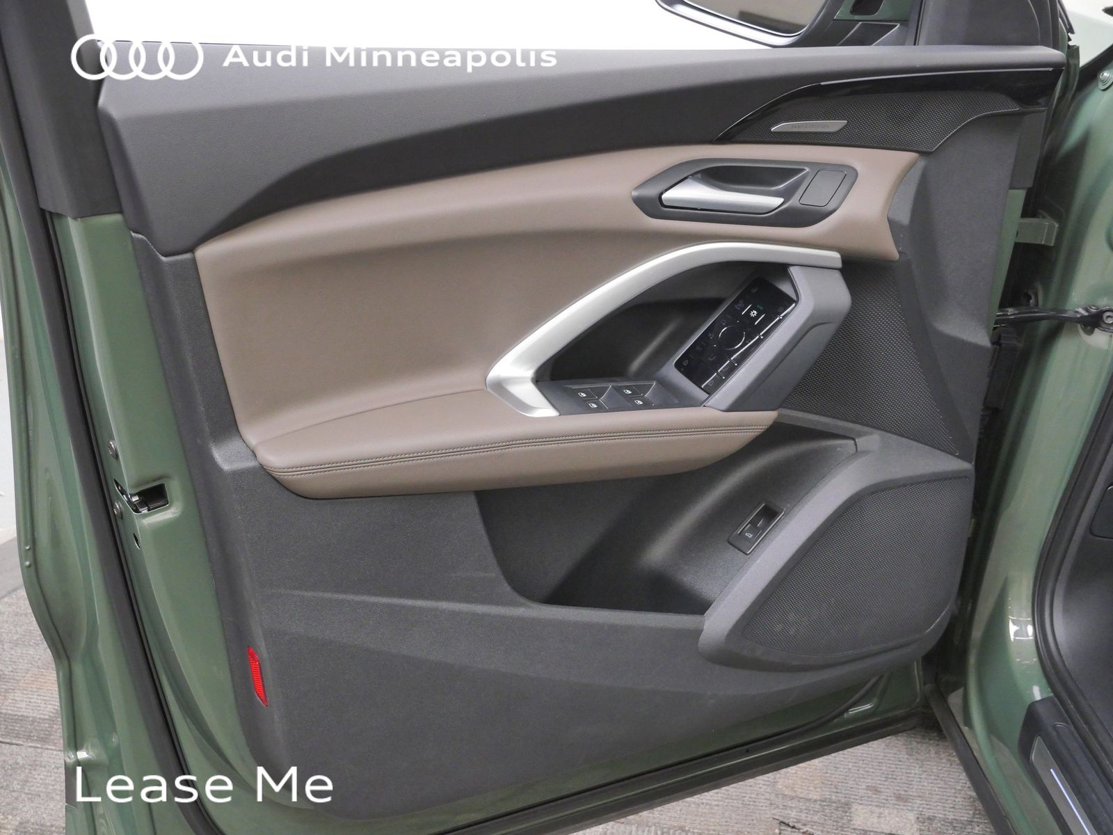Thumbnail: 2025 Audi Q5 - 12