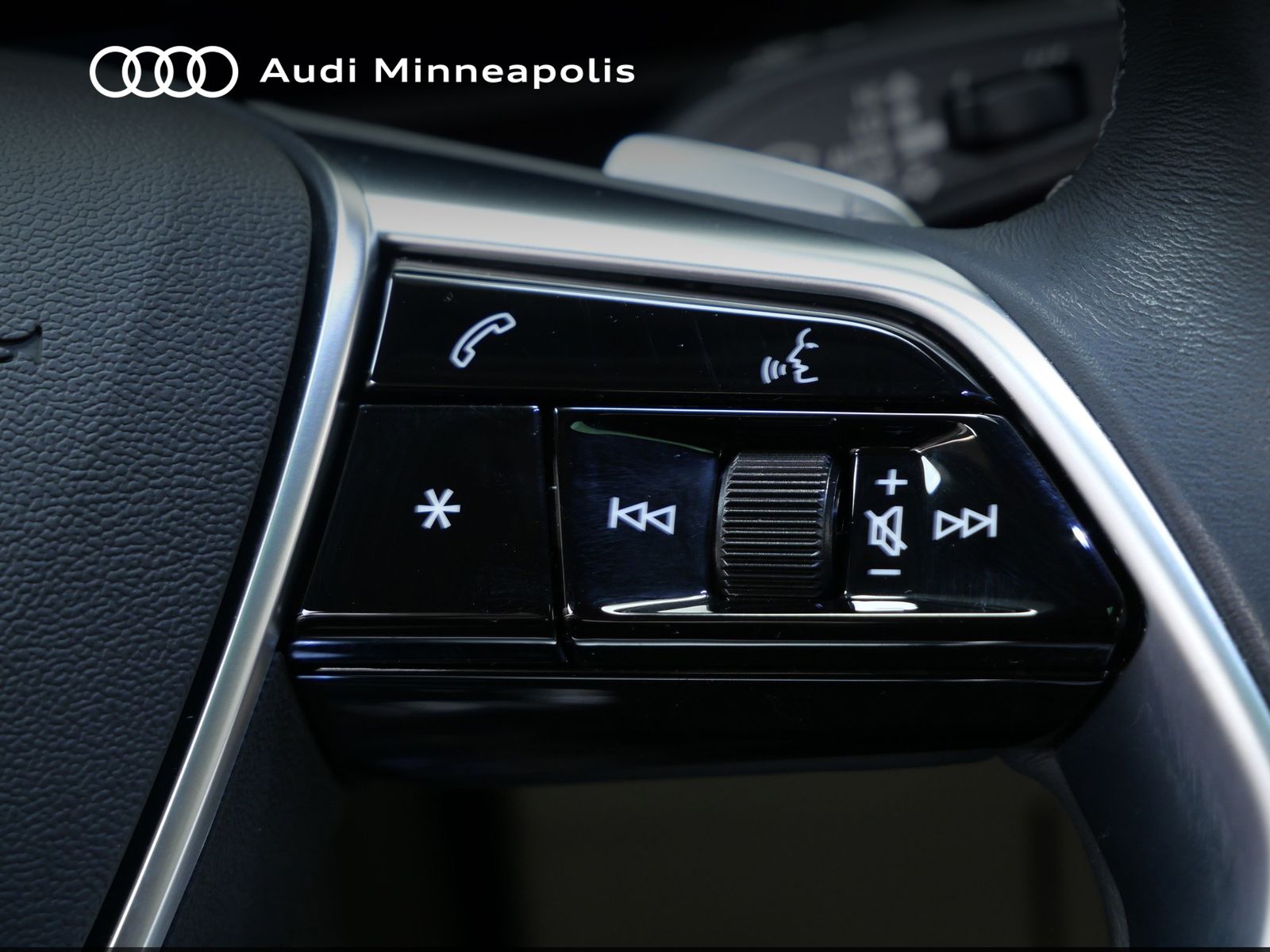 Thumbnail: 2024 Audi Q8 e-tron - 23