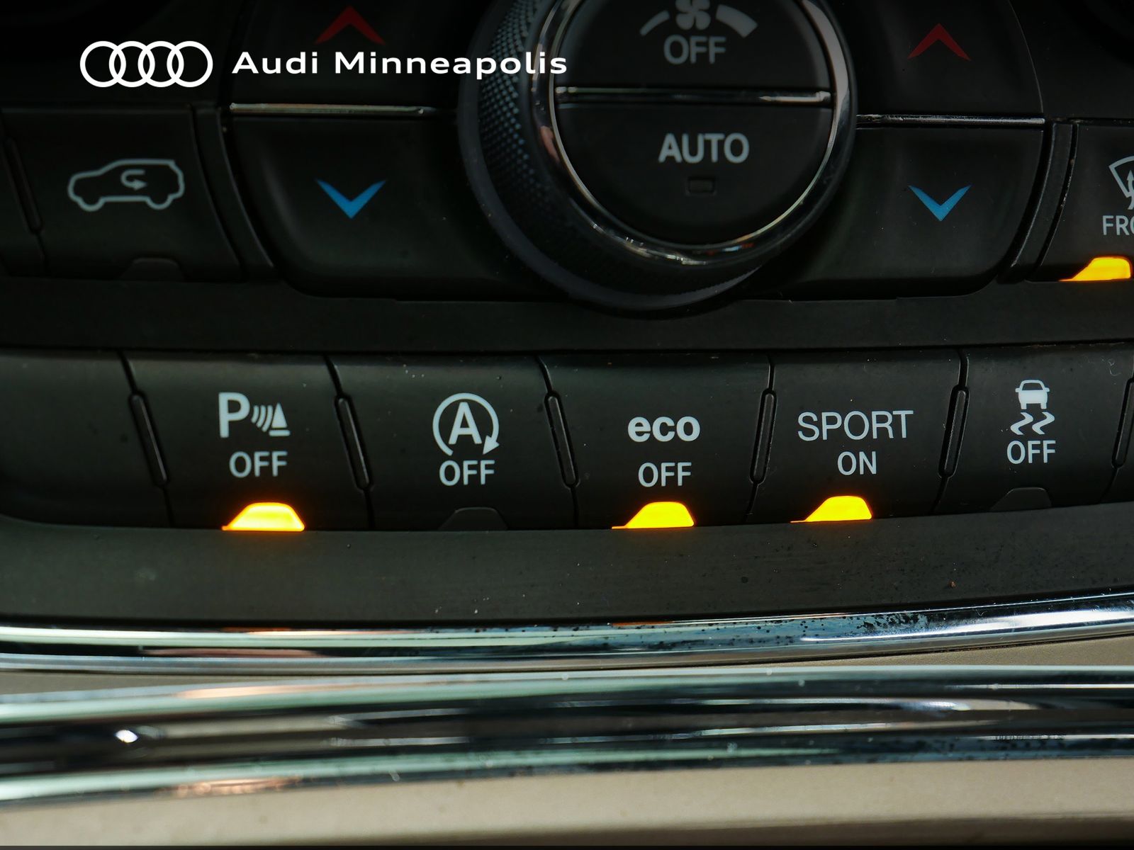 Thumbnail: 2016 Jeep Grand Cherokee - 28