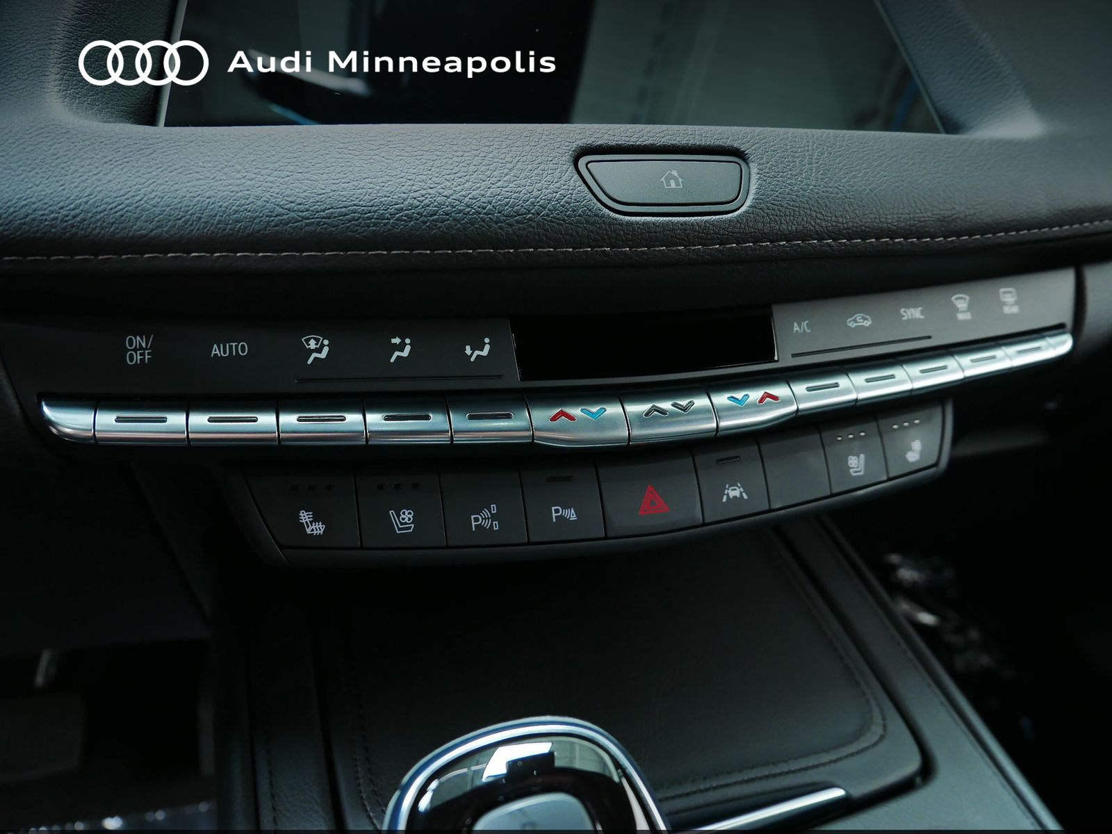 Thumbnail: 2023 Cadillac XT4 - 26