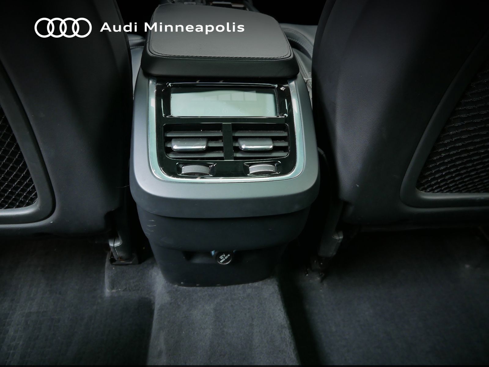 Thumbnail: 2018 Volvo XC90 - 16