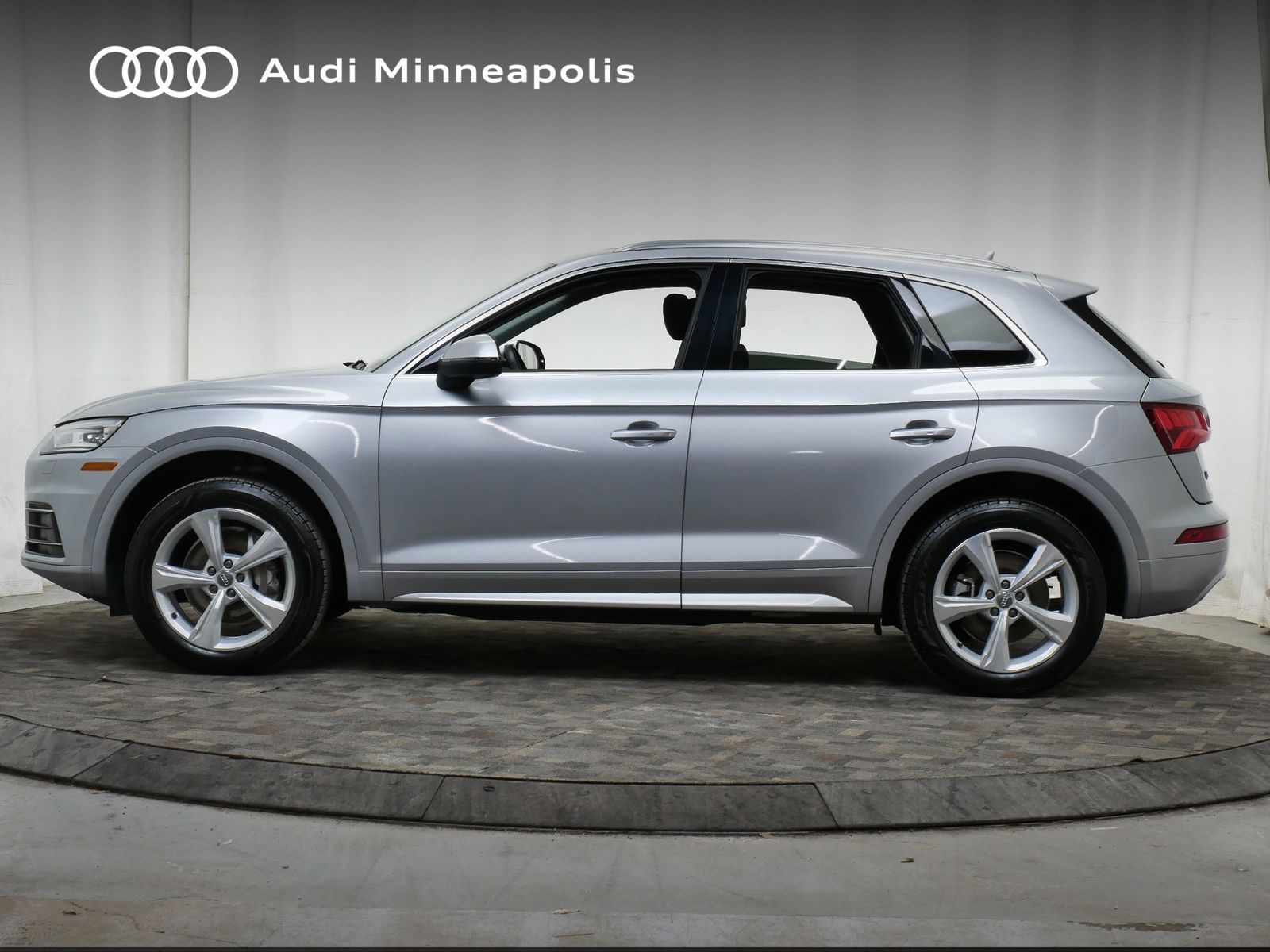 Thumbnail: 2020 Audi Q5 - 3