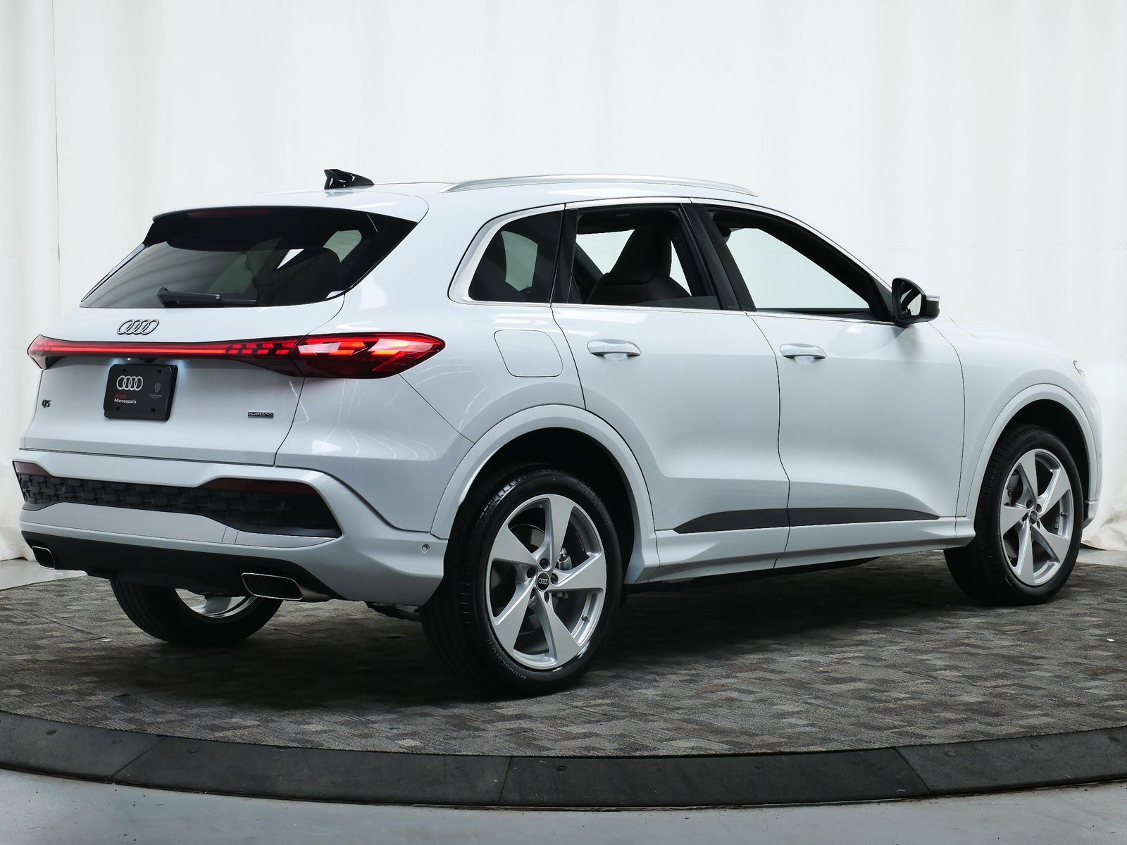 Thumbnail: 2025 Audi Q5 - 6