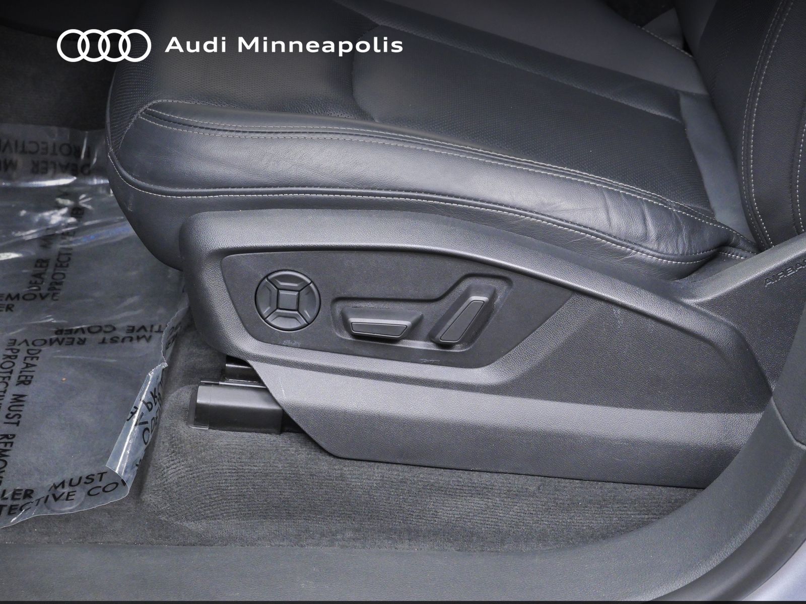 Thumbnail: 2021 Audi Q8 - 13