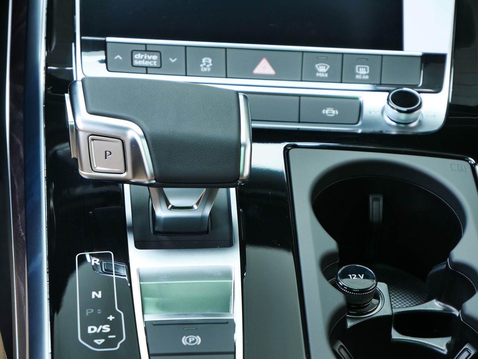 Thumbnail: 2025 Audi Q7 - 15