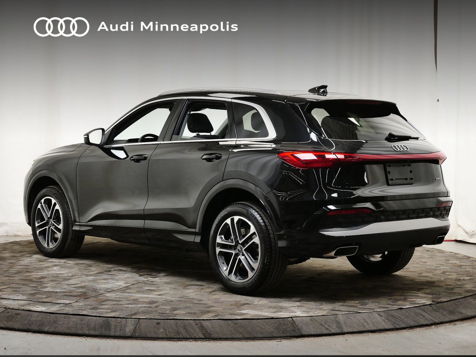 Thumbnail: 2025 Audi Q5 - 4