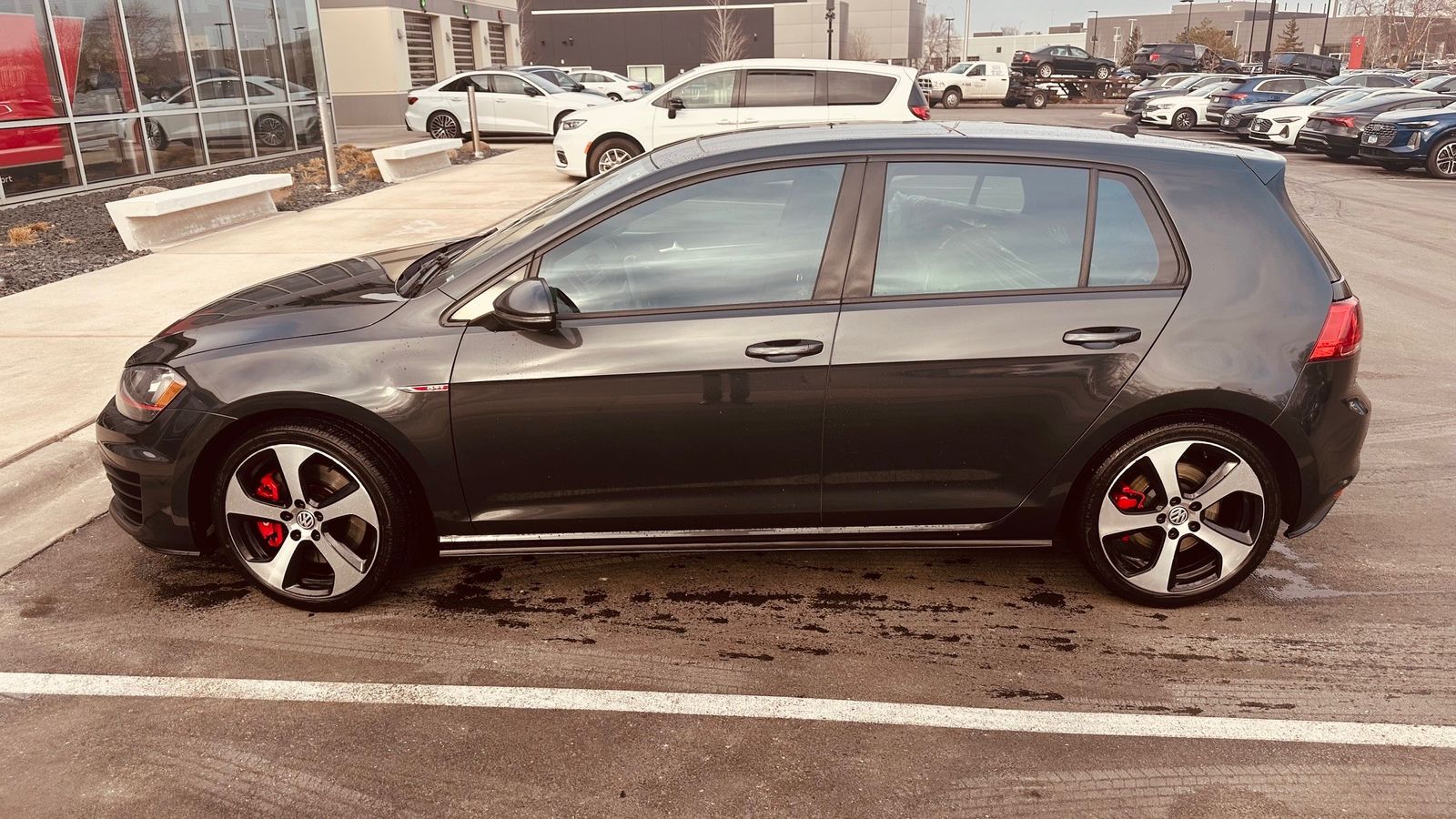 Thumbnail: 2016 Volkswagen Golf - 2