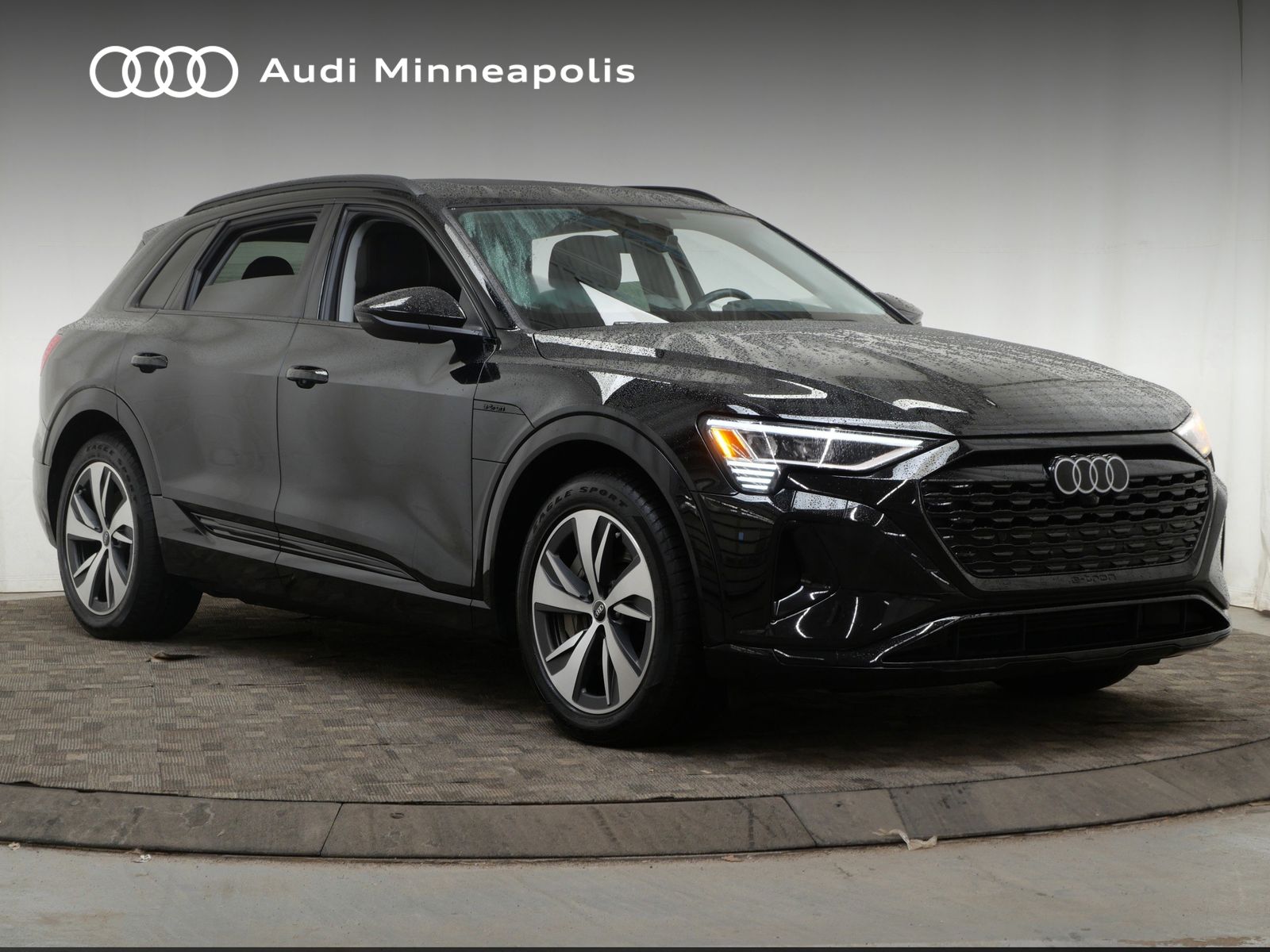 Thumbnail: 2024 Audi Q8 e-tron - 10