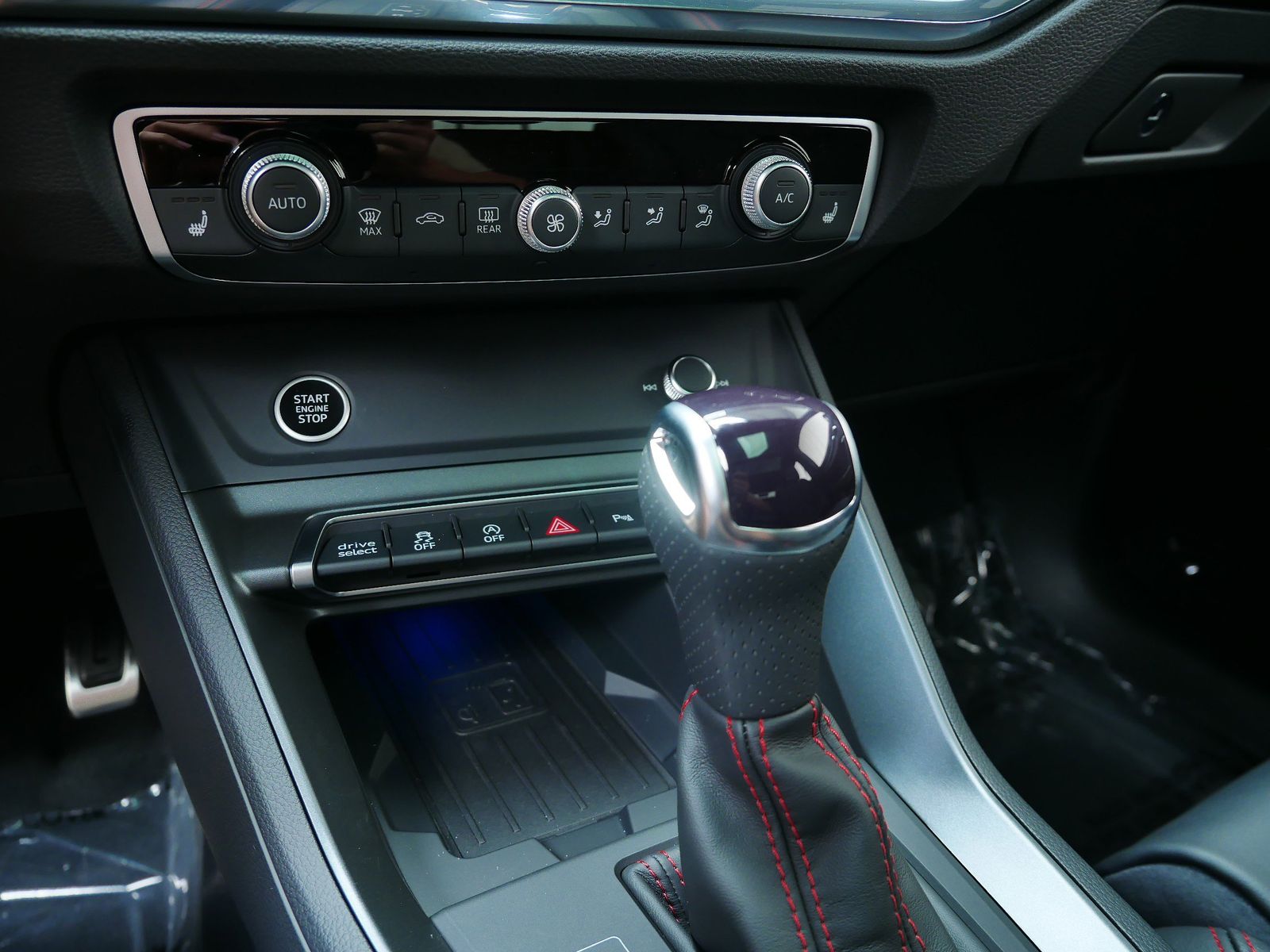 Thumbnail: 2025 Audi Q3 - 15