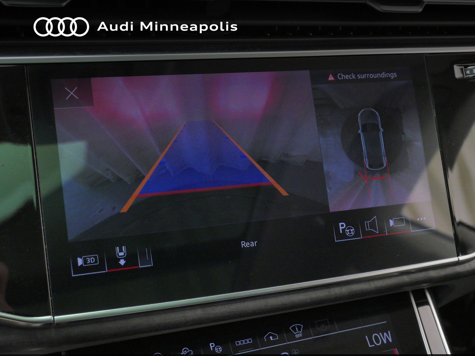 Thumbnail: 2023 Audi Q8 - 33