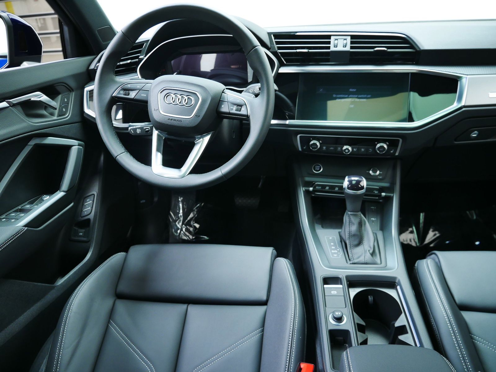 Thumbnail: 2025 Audi Q3 - 14