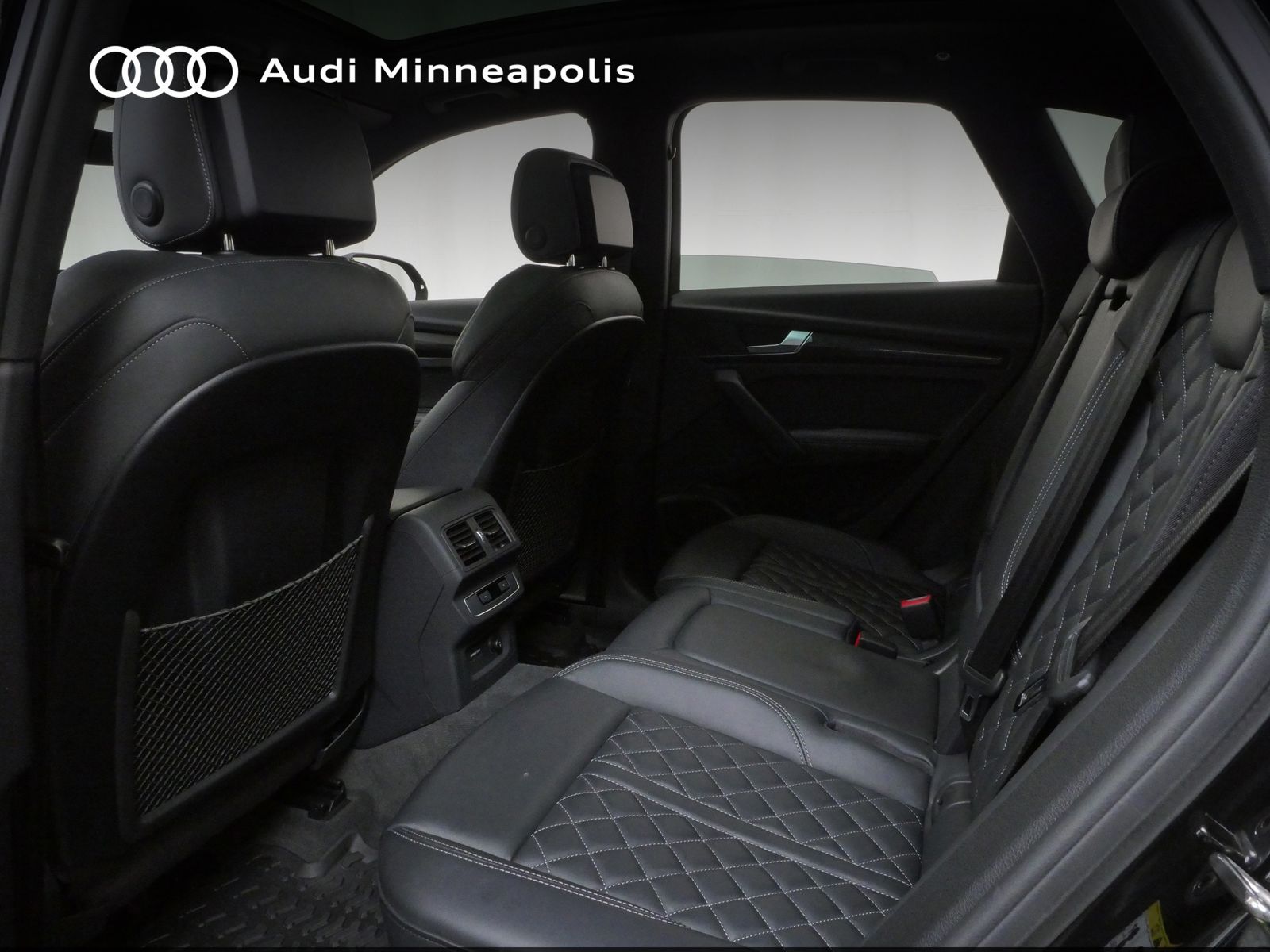 Thumbnail: 2023 Audi SQ5 - 17