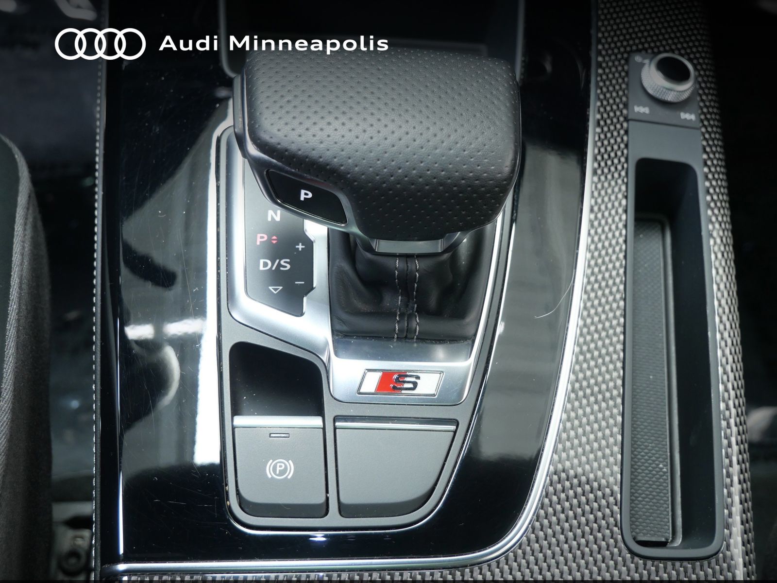Thumbnail: 2023 Audi SQ5 - 20