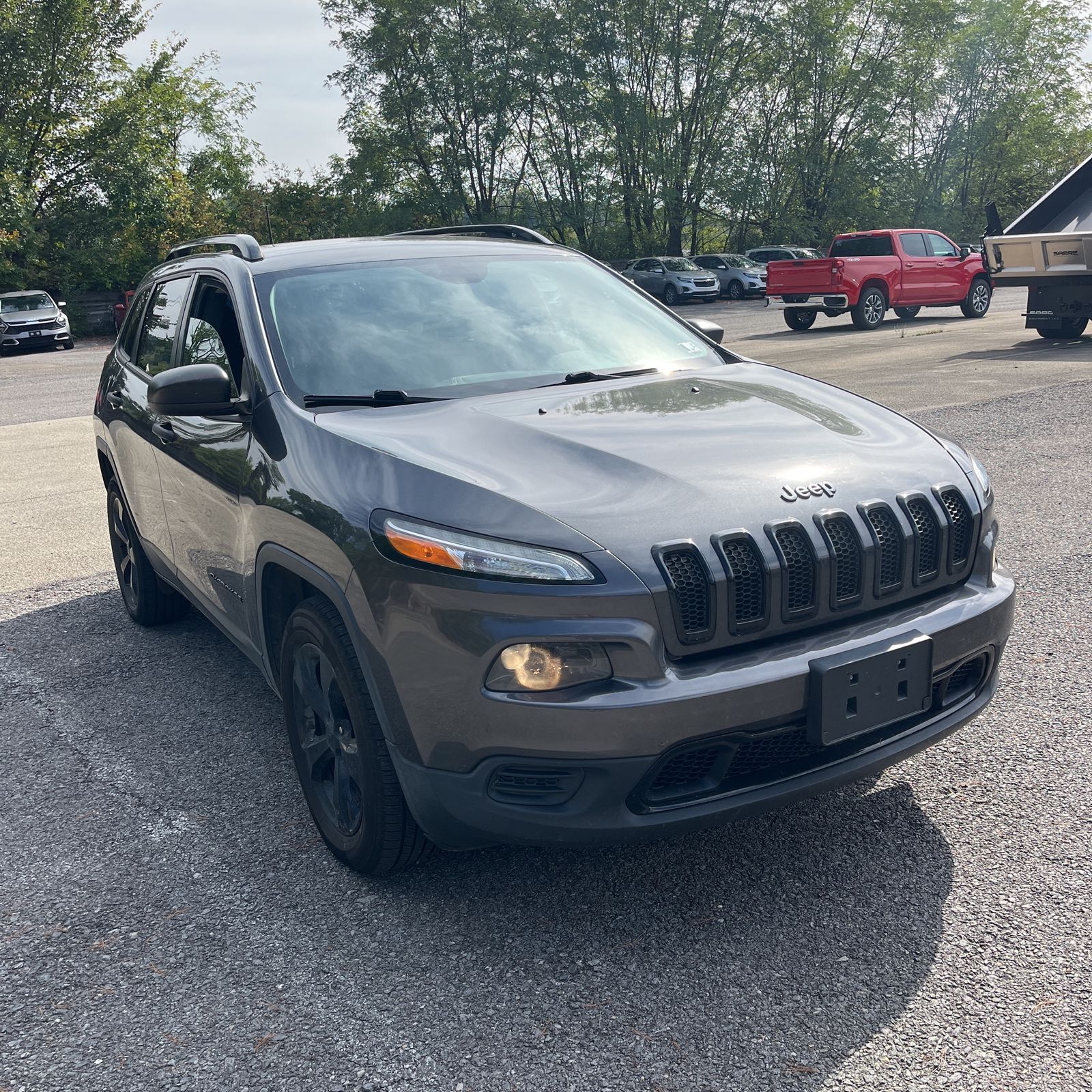 Thumbnail: 2016 Jeep Cherokee - 8